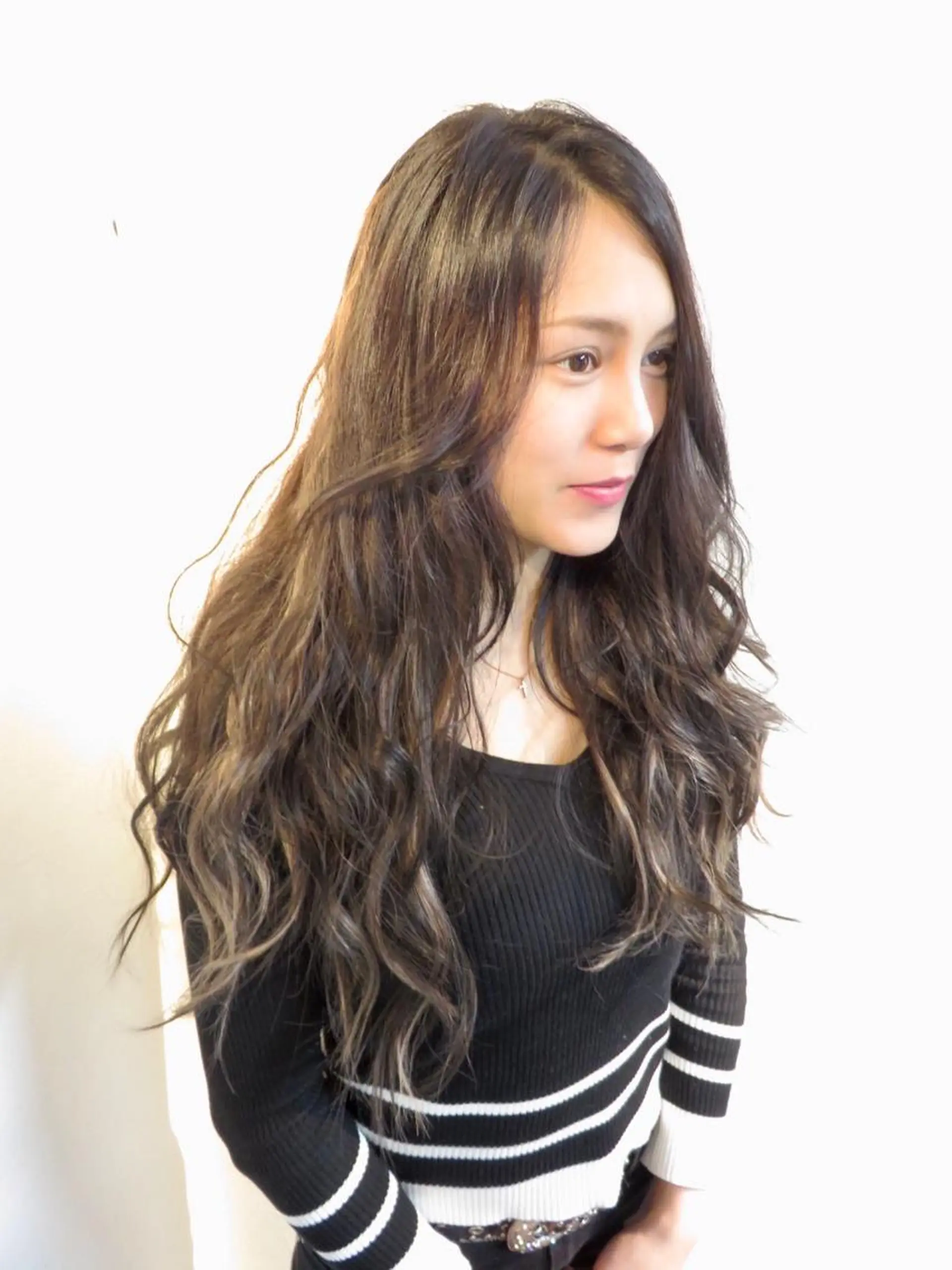 ロング エクステ ハイライト 東風上 亮介のヘアスタイル