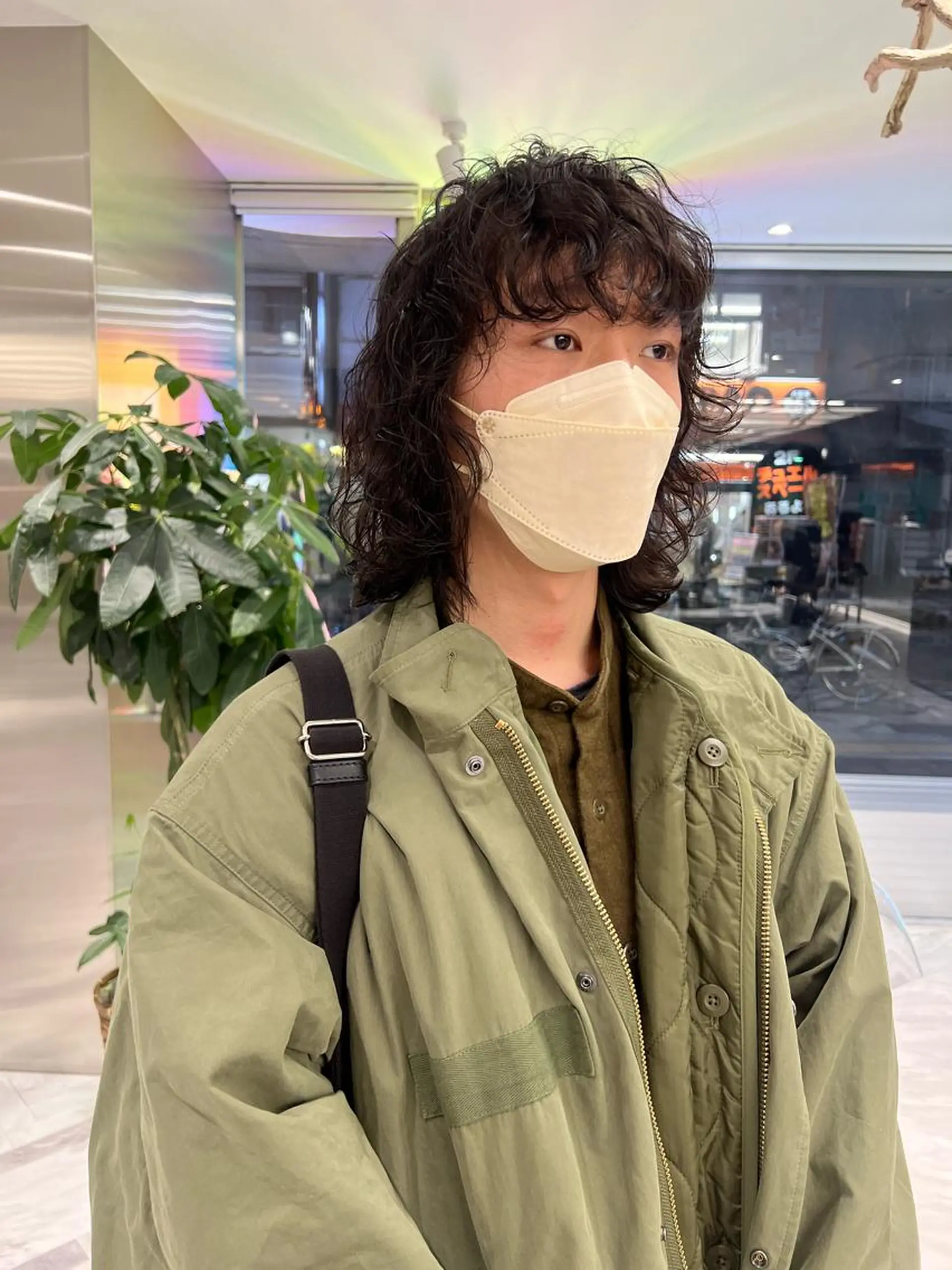 ミディアム カラー パーマ ヘアアレンジ メンズ キッズ ネイル viewstokyo所属・mana 暖色カラーカットのヘアスタイル