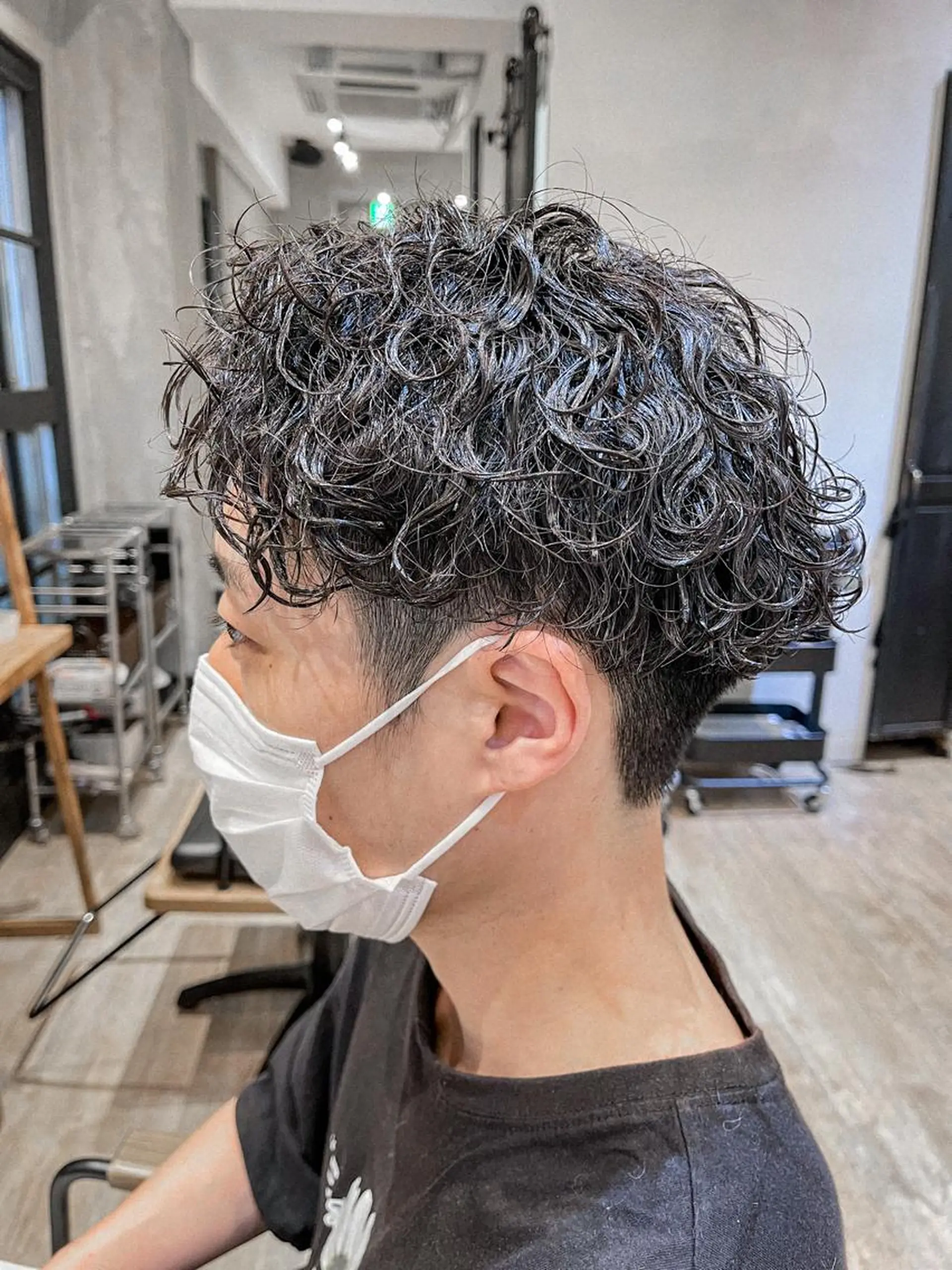 ショート パーマ メンズ ビジネス フェードカット メンズ韓国風 マッシュ メンズパーマ カット パーマ トリートメント ヘアセット lana hair  新宿髪質改善トリートメント新宿三丁目【ラナヘアー】所属・新宿メンズ専門 モテ清潔感パーマ特化のヘアスタイル