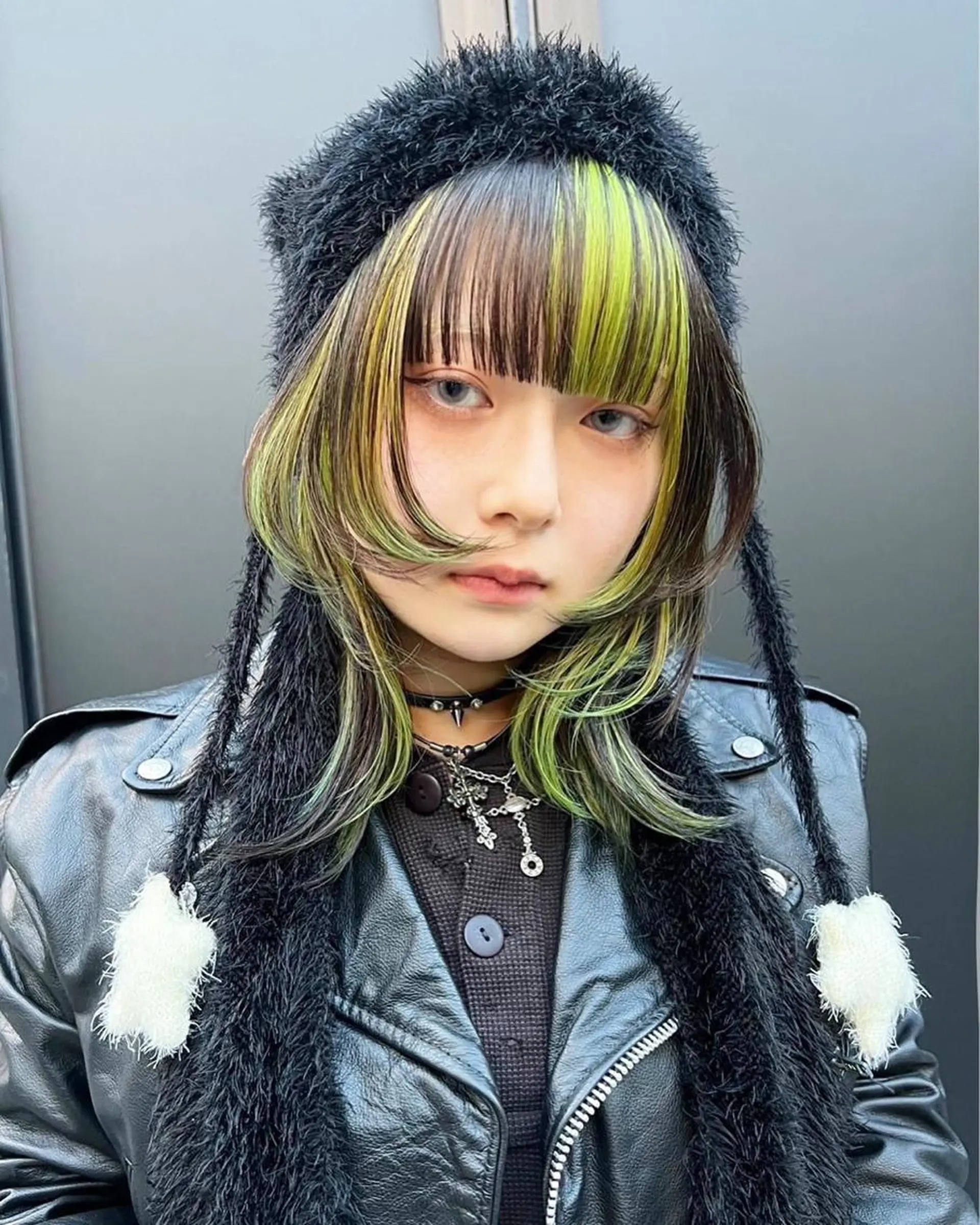 ミディアム カラー ブリーチ ケアブリーチ デザインカラー ハイトーンカラー ウルフカット Null 表参道のヘアスタイル