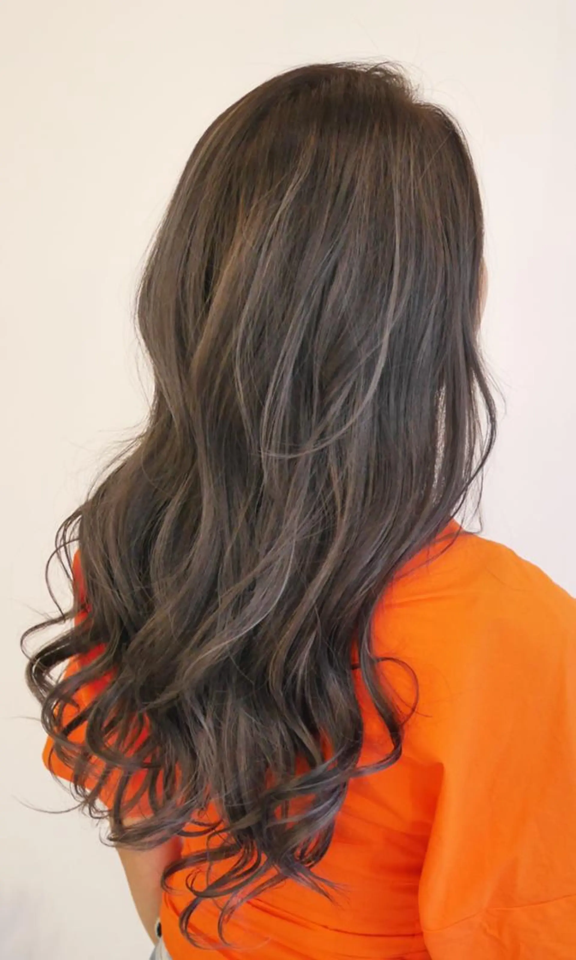 ロング カラー Rina  のヘアスタイル