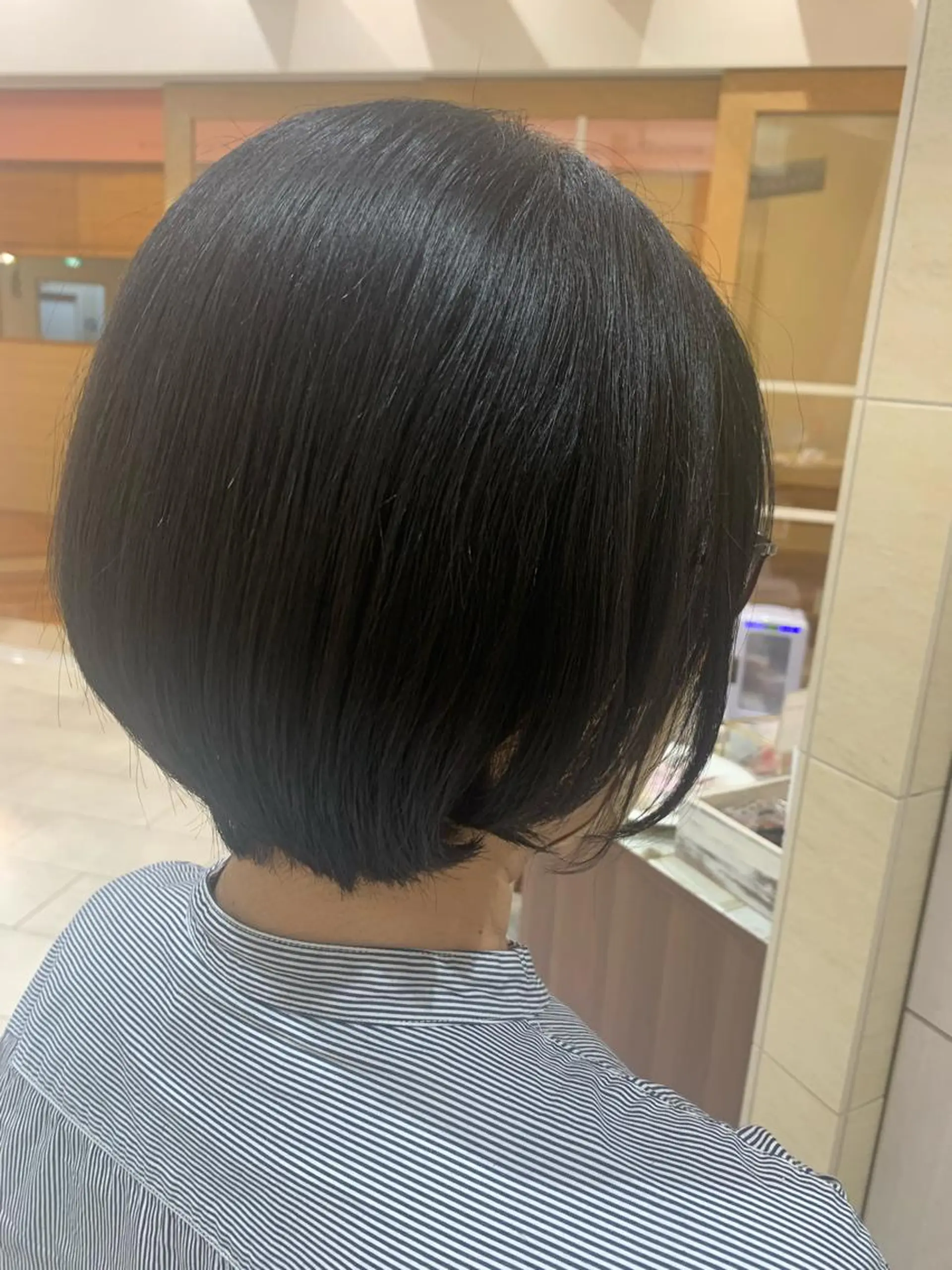 ショート くせ毛 ショートヘア 伊藤 麻菜実のヘアスタイル