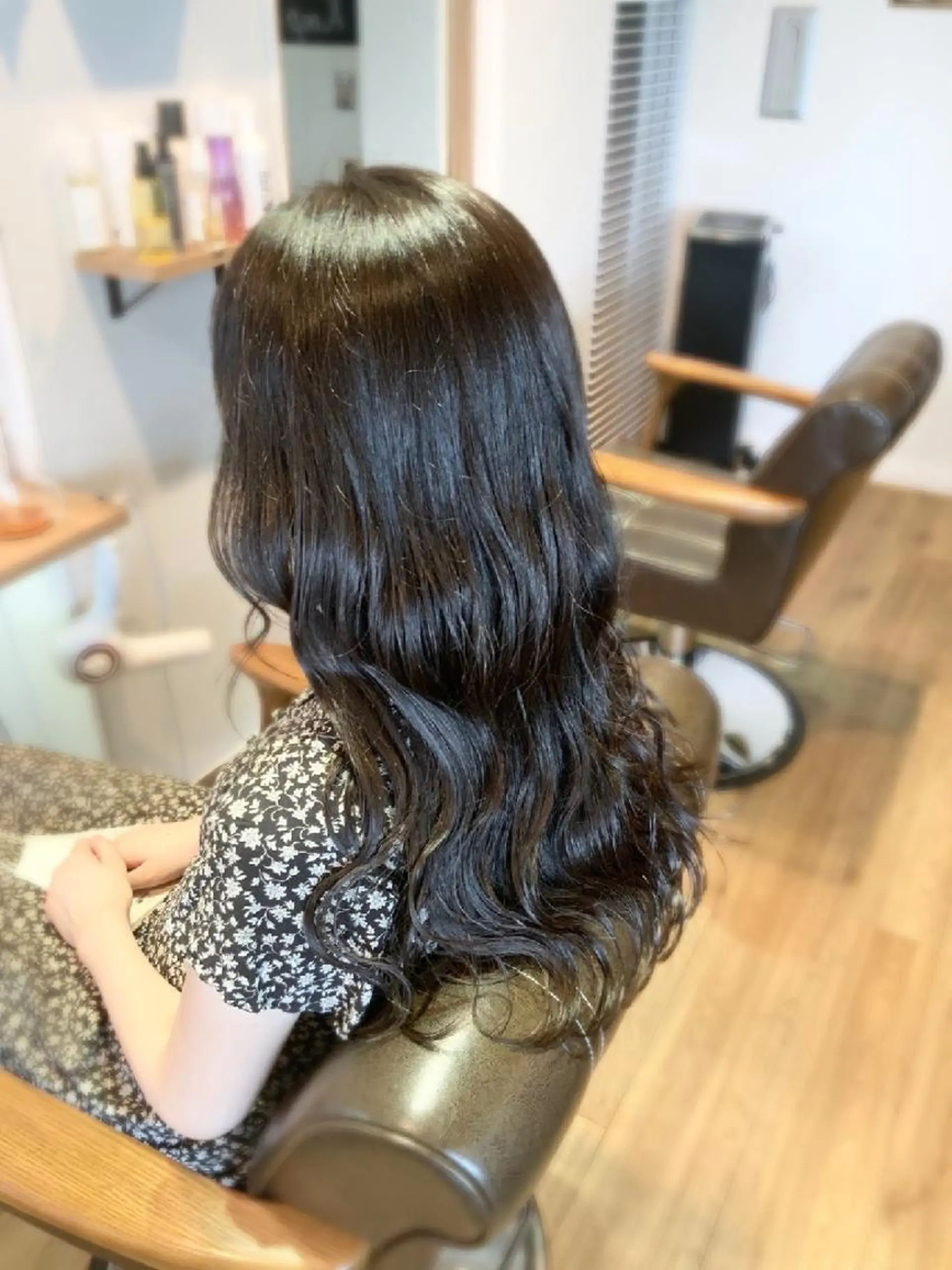 カラー ロング グレージュ ヘアカラー トリートメント 堀 望美のヘアスタイル