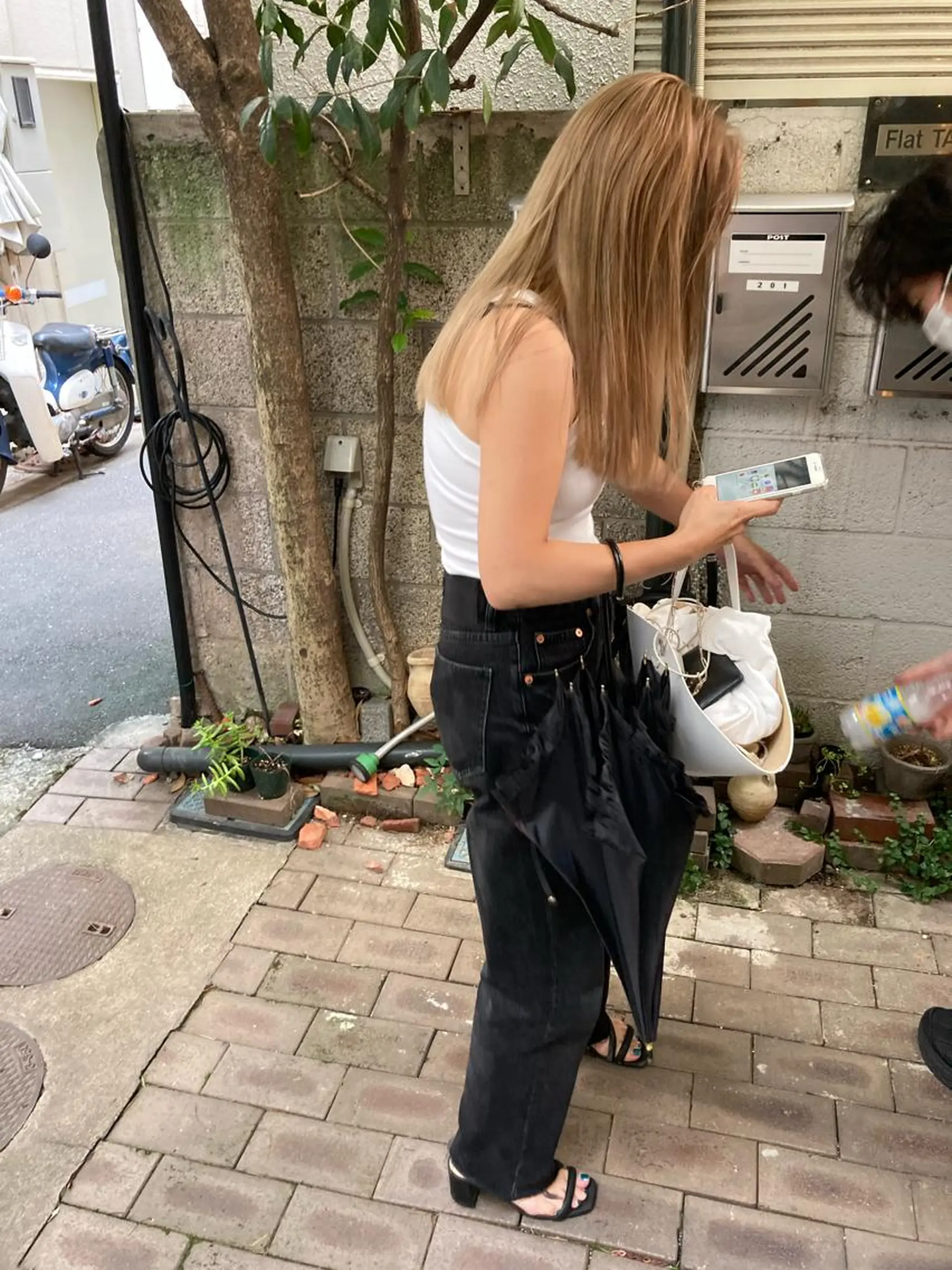 ロング 金田 夏野のヘアスタイル