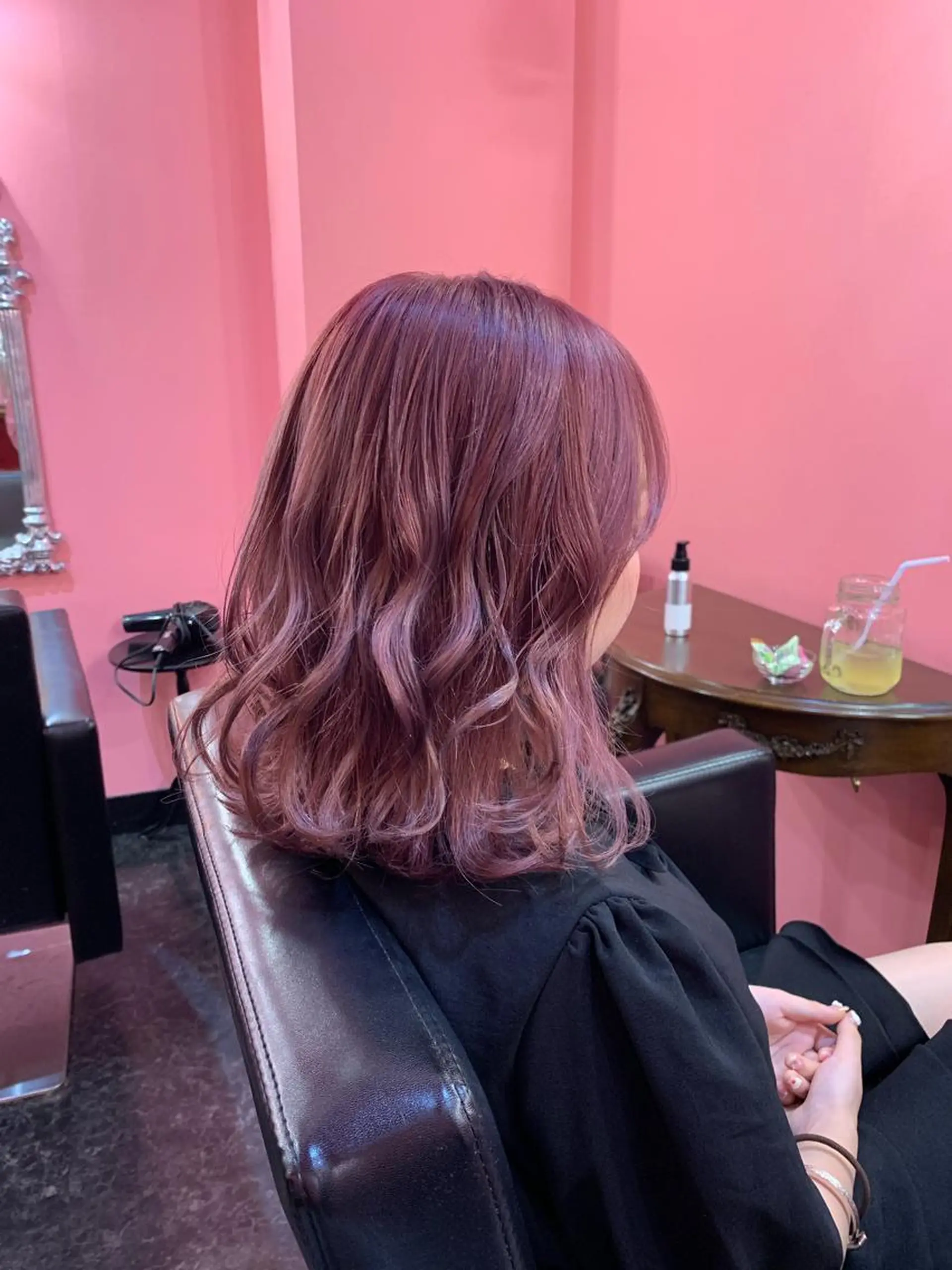 ミディアム カラー iLu.所属・田畠 しずかのヘアスタイル