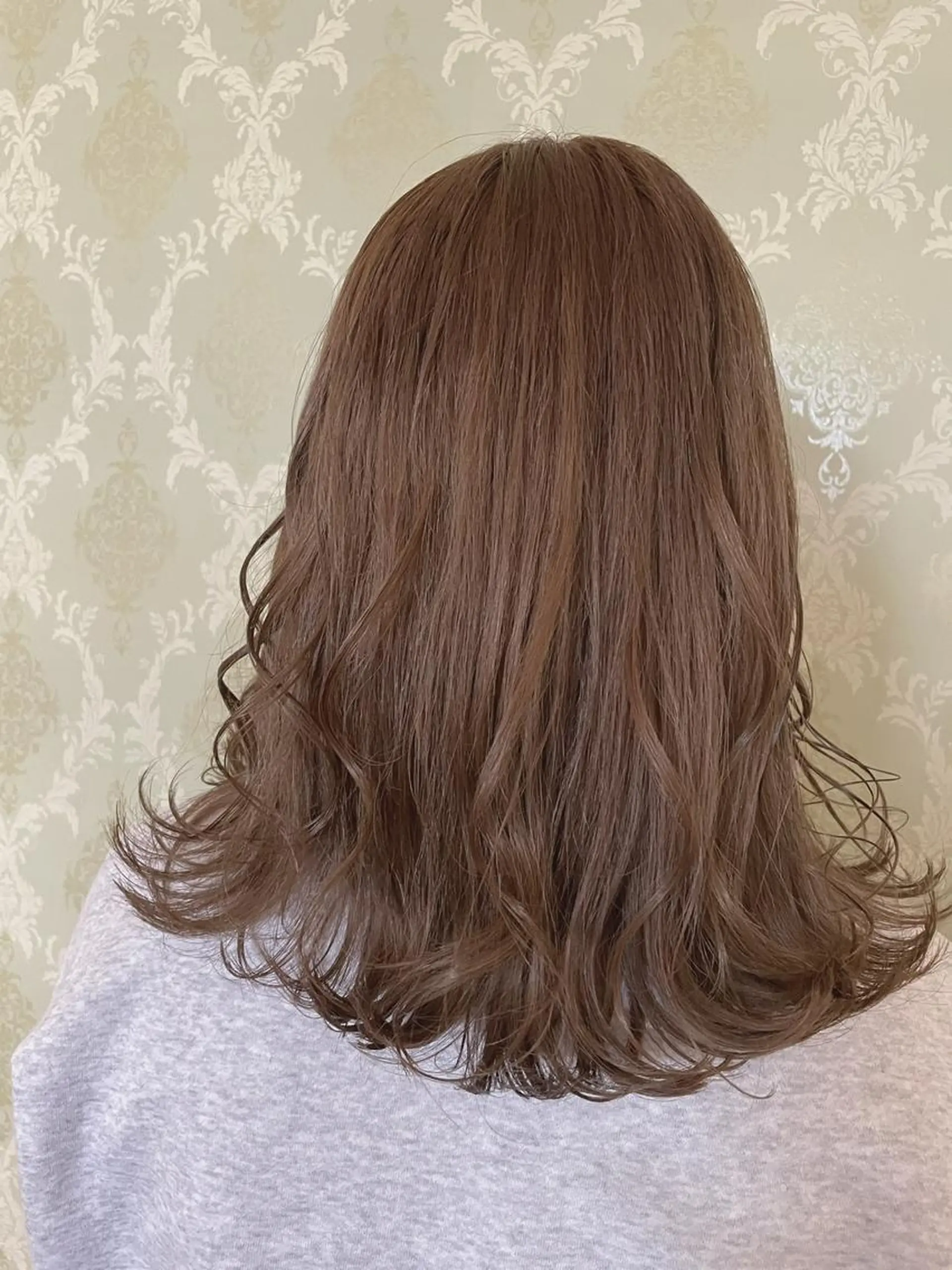 ミディアム カラー ベージュカラー ココアベージュ ミルクティーベージュ EARTH中島 秋桜久のヘアスタイル