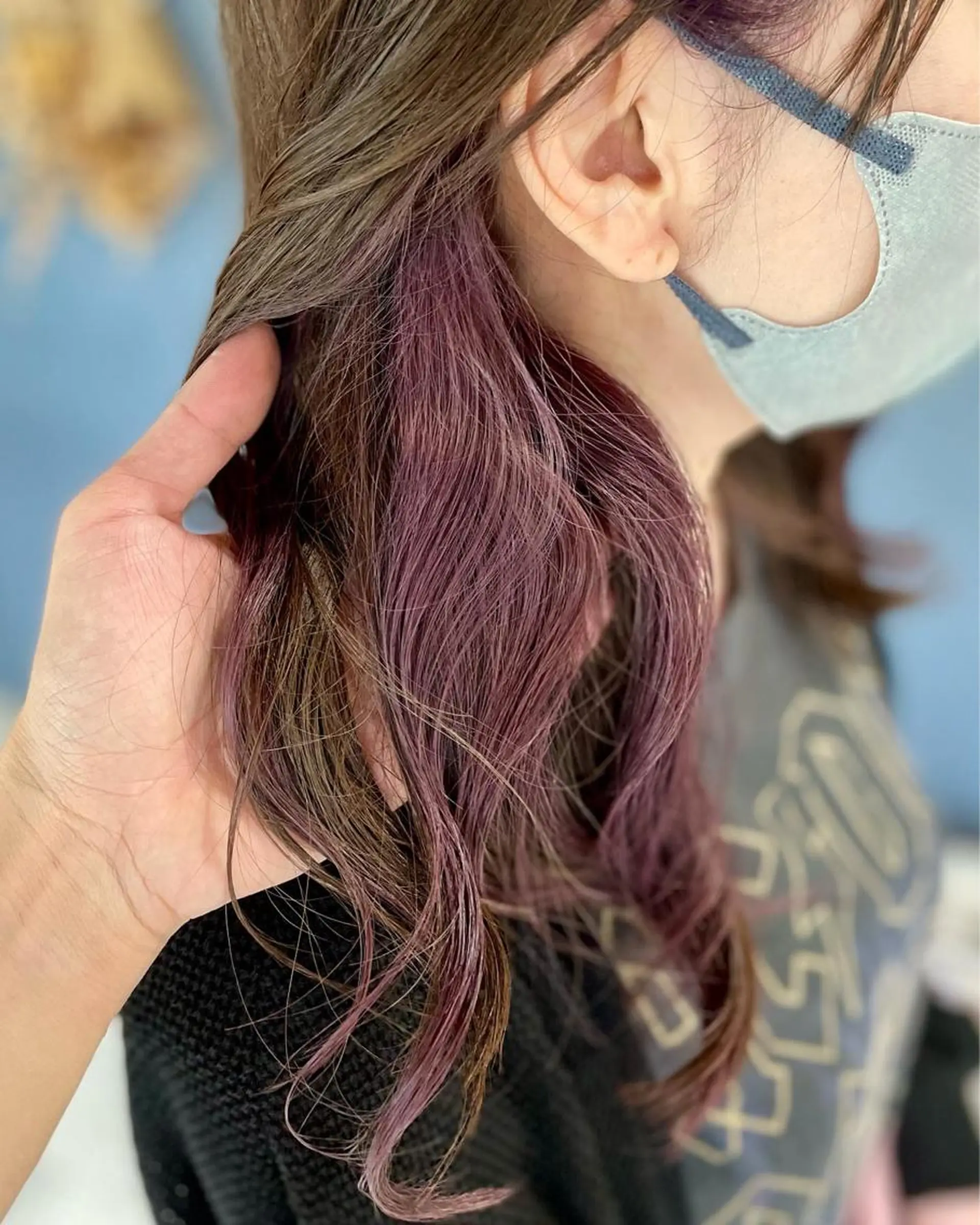 ミディアム カラー インナーカラー パープルカラー lanugo 越打　優のヘアスタイル