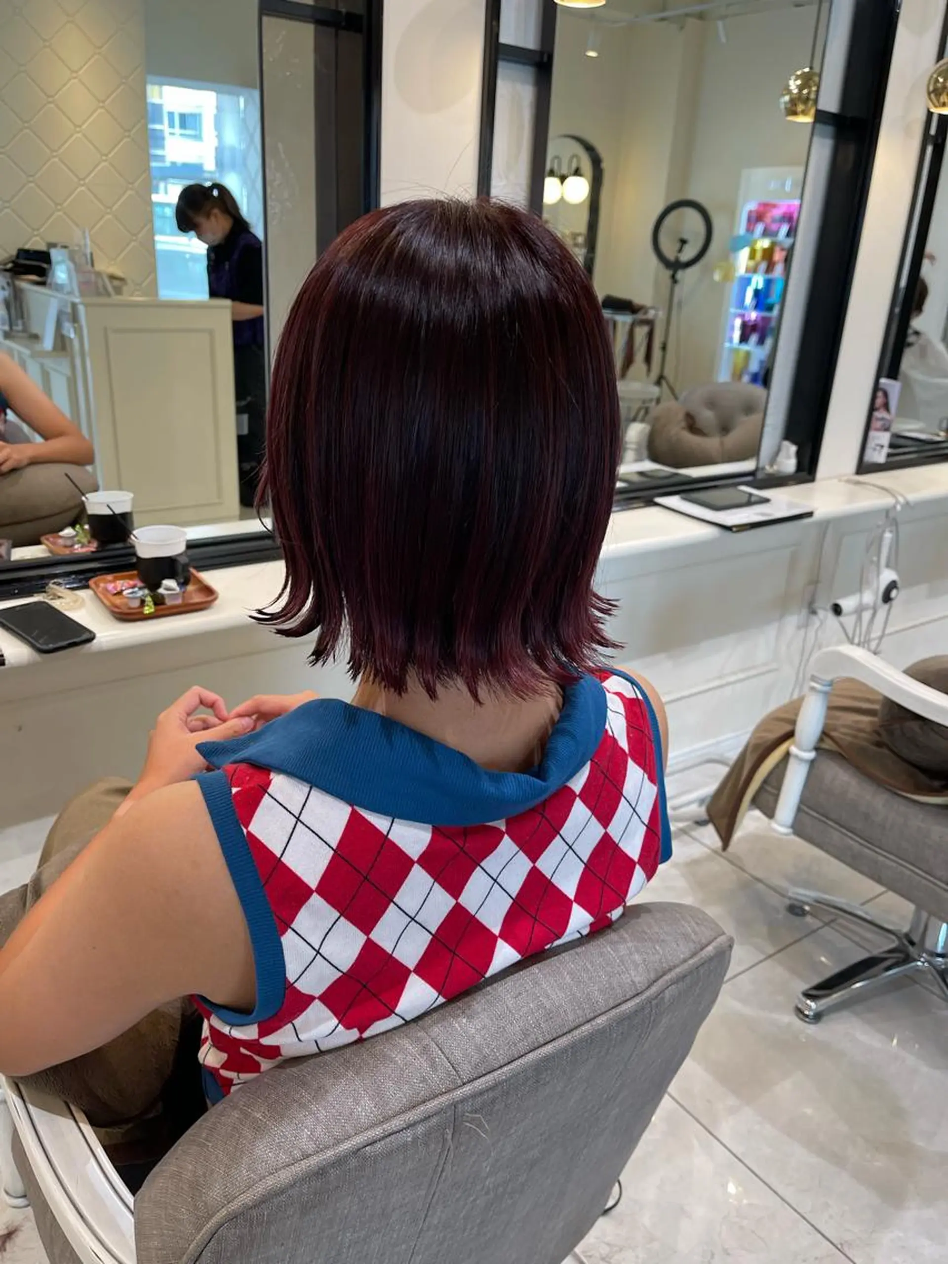 カラー カット ヘアカラー トリートメント 濱田輝レイヤー 韓国風 ハイトーンのヘアスタイル