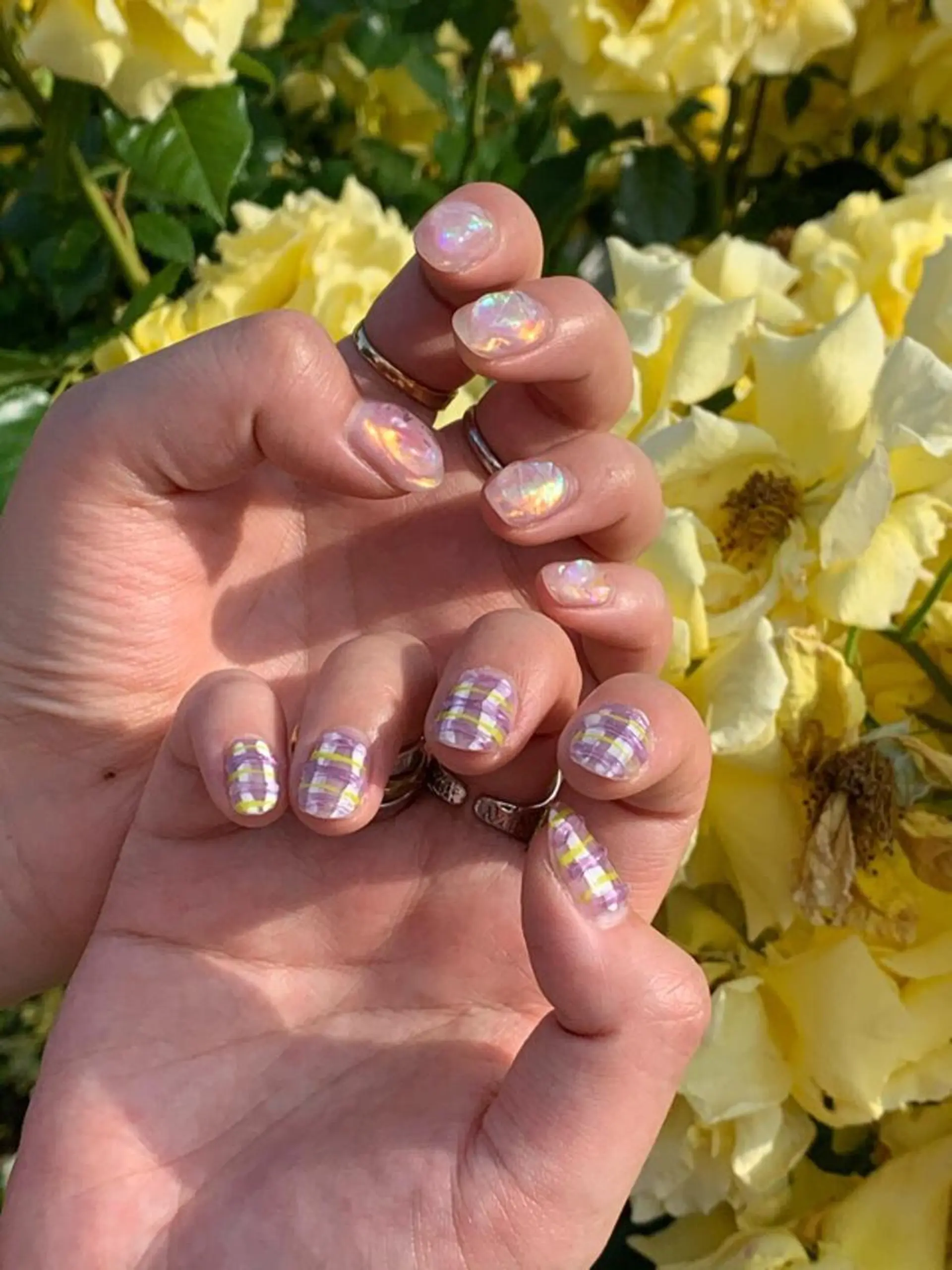 ネイル 氷ネイル・うるうるネイル kiki nail &brow二子玉川の眉毛・アイブロウイメージ