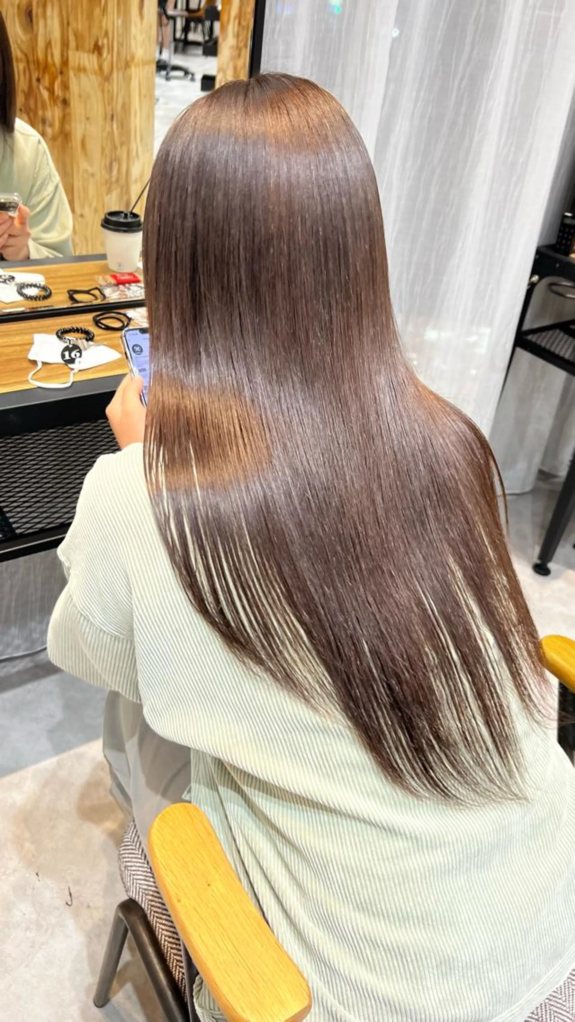 ミディアム カラー 🫧似合わせ前髪/ 小顔カットくろ🫧のヘアスタイル