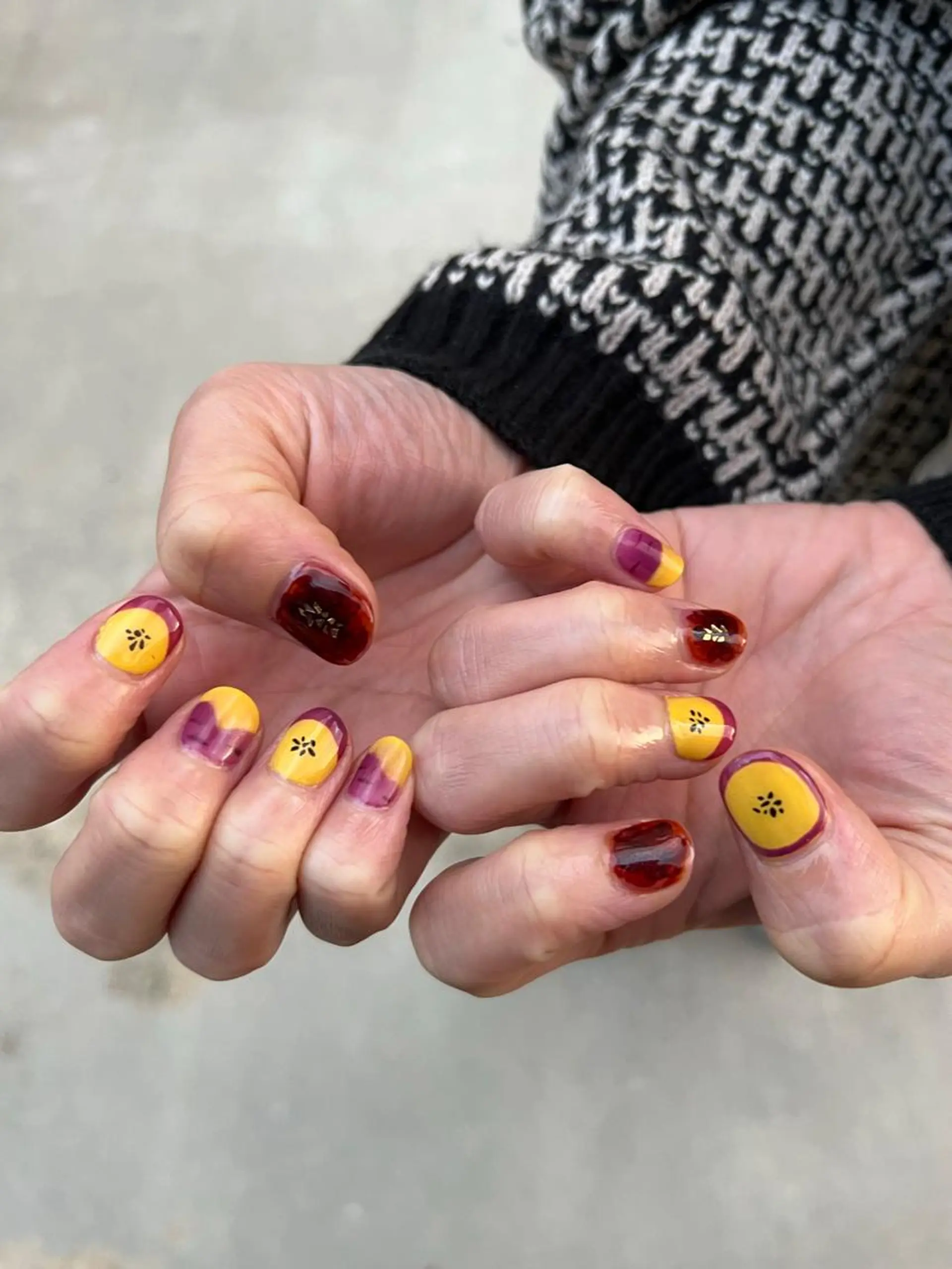 ネイル ハンドネイル Unique 【ユニーク】のネイルデザイン