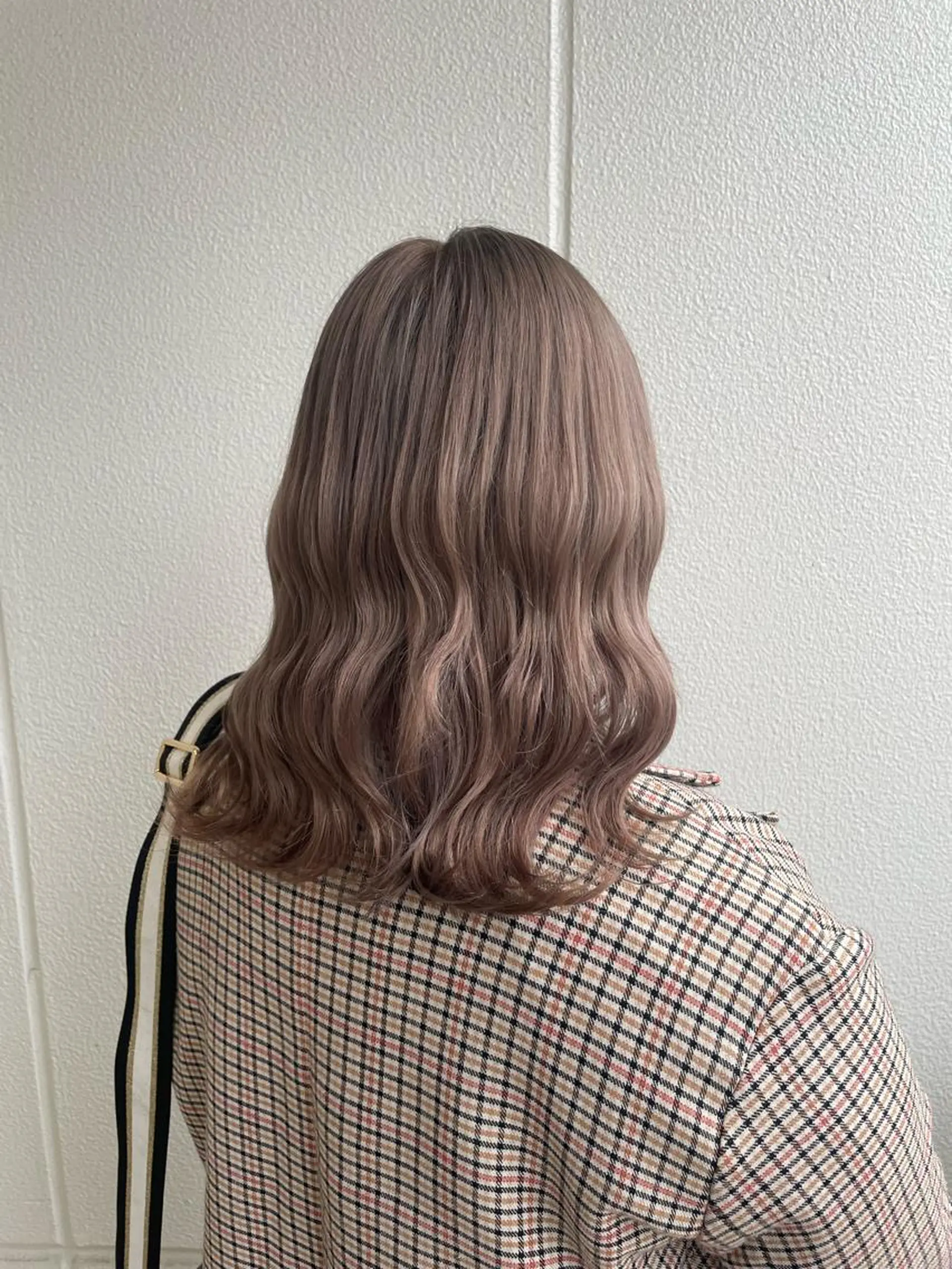 ミディアム カラー ヘアアレンジ 赤み消しグレージュ 🫒ｒｅｏｎのヘアスタイル