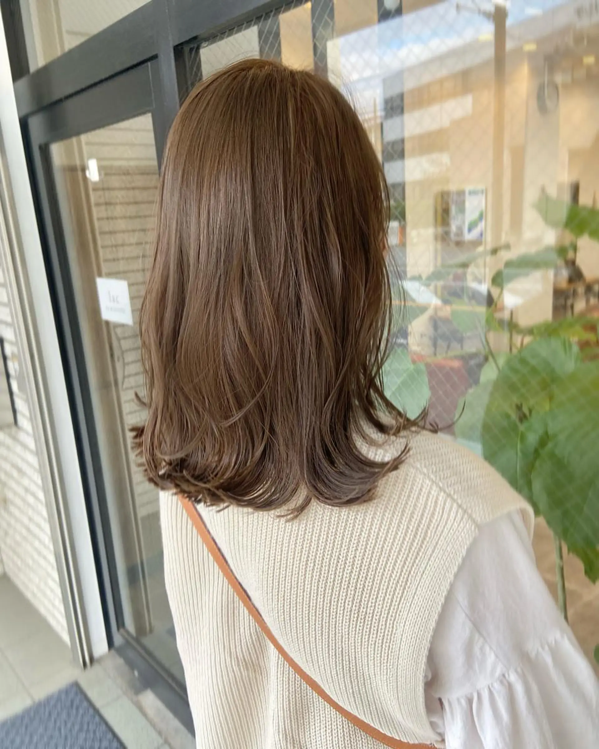 ミディアム レイヤーカット 柏韓国ヘア 白石芽衣のヘアスタイル