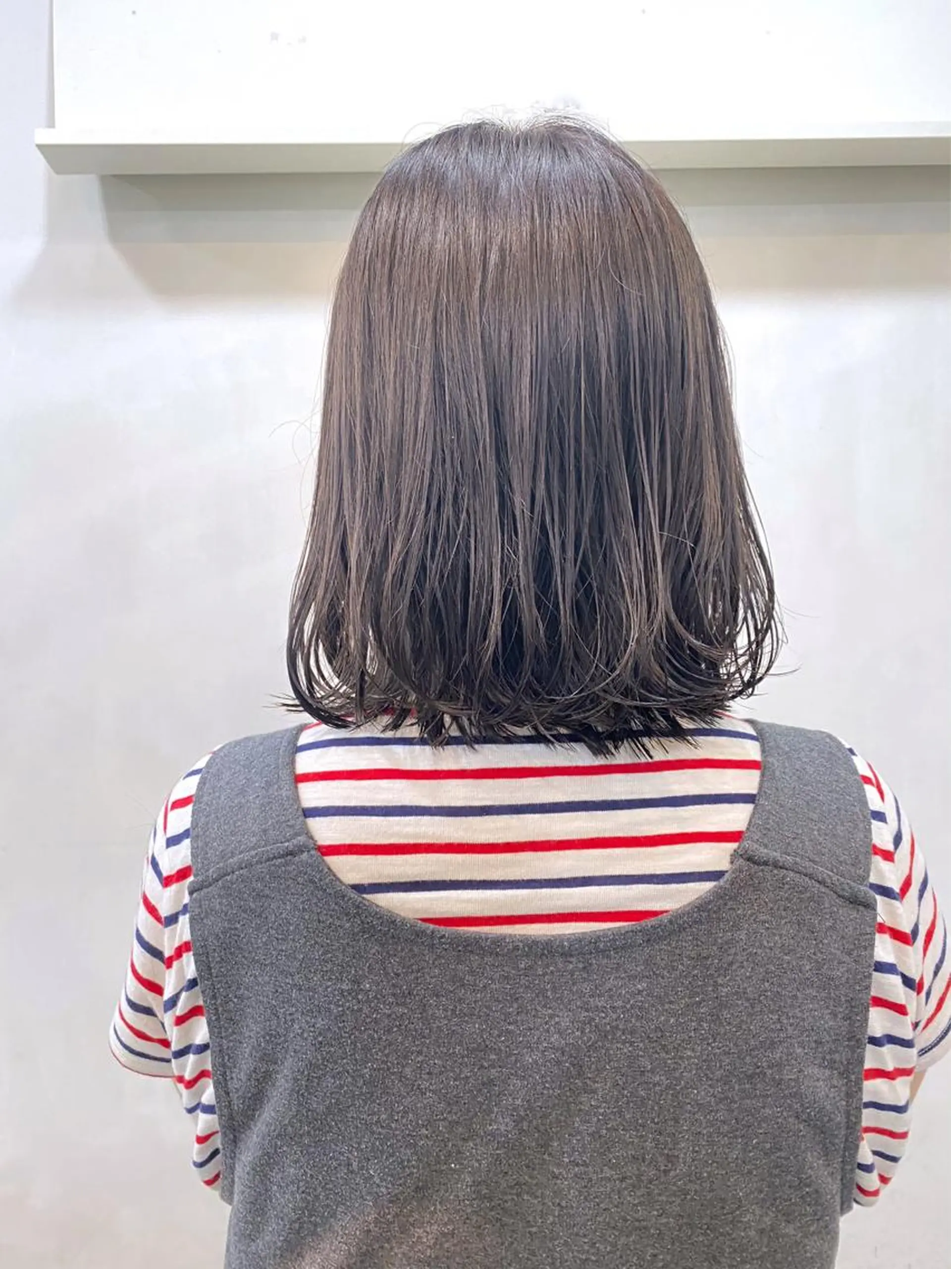 ミディアム カラー 進 詩織のヘアスタイル