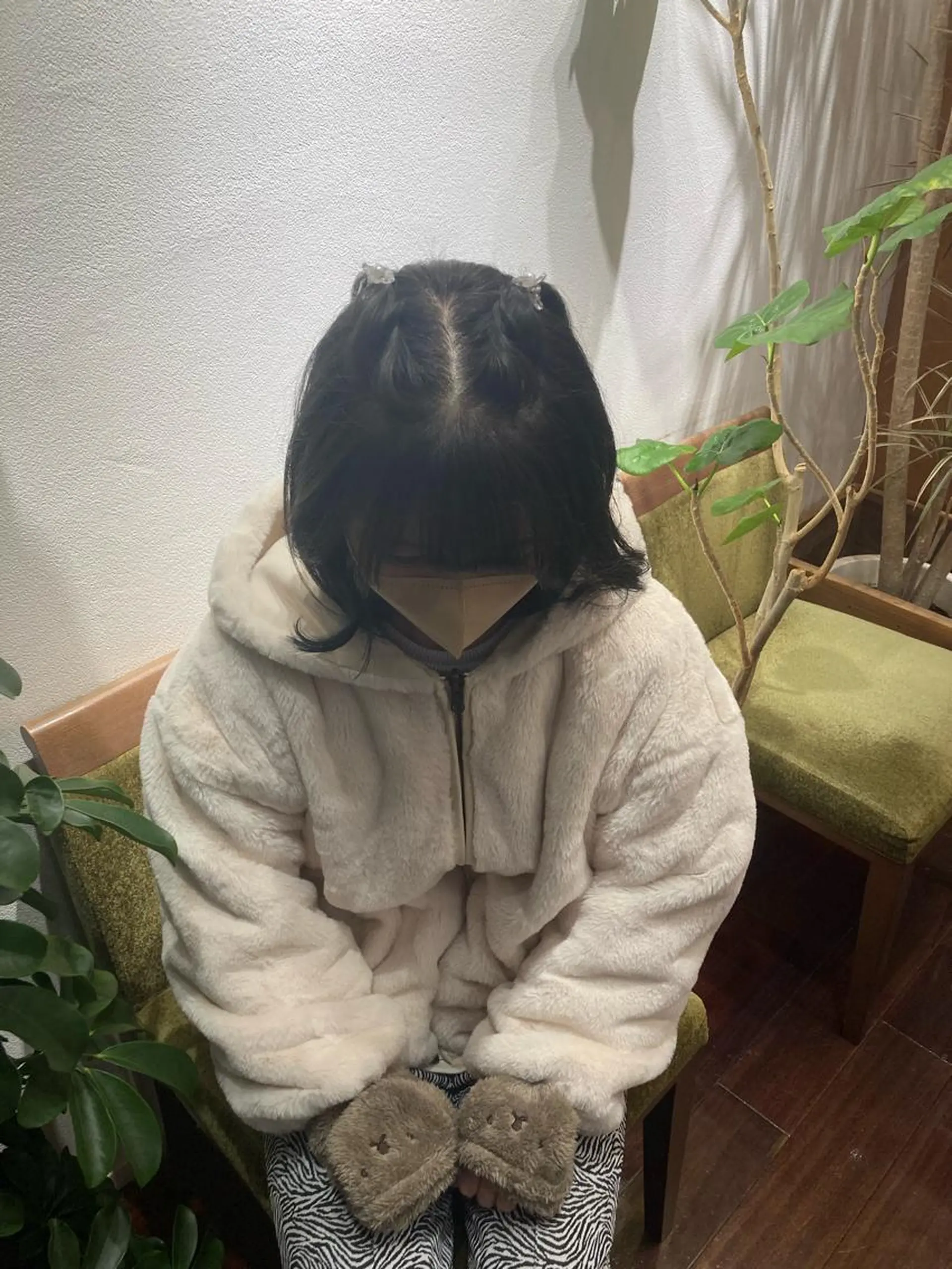 ミディアム アッシュ 成沢 モニカのヘアスタイル