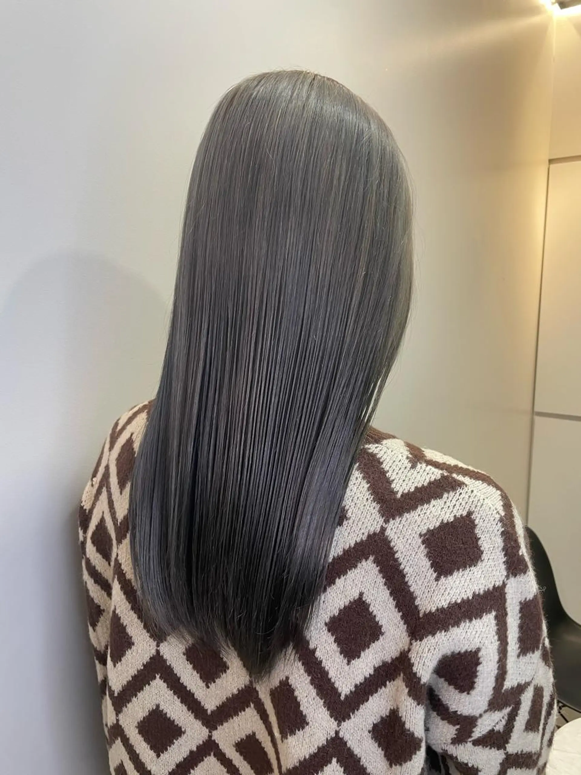 カラー アッシュ アッシュグレー ブリーチ ケアブリーチ 美髪改善ストレート/ 植村友哉のヘアスタイル