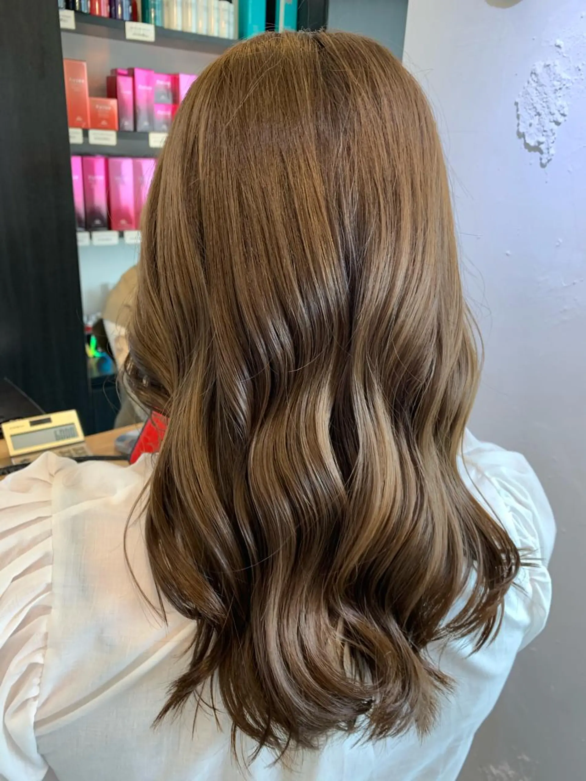 ロング カラー ベージュカラー ブリーチ ミルクティーベージュ ブリーチなしカラー 韓国風ヘア カット ヘアカラー 藤間 帆乃夏（とうまほのかのヘアスタイル