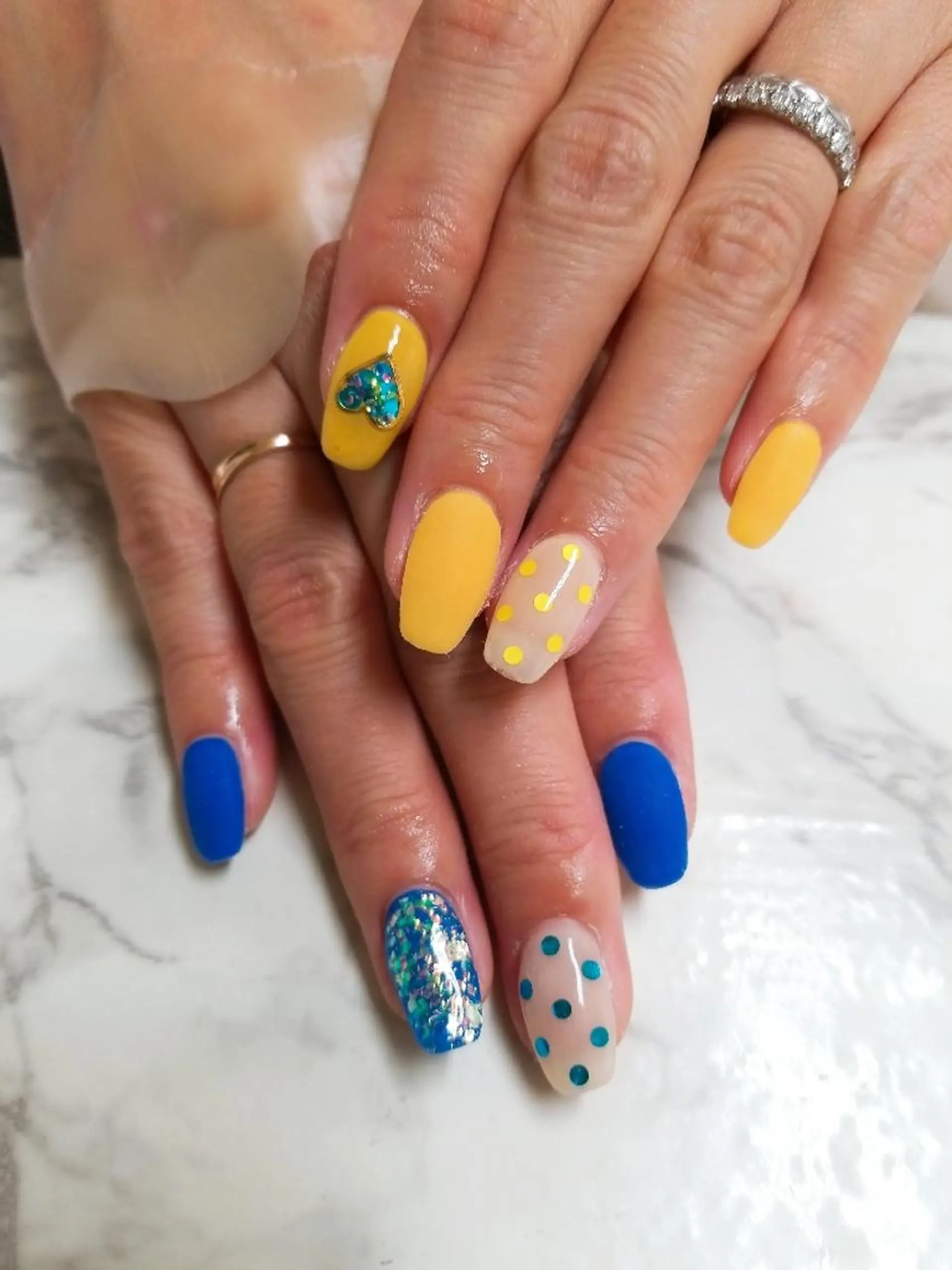 ネイル アートネイル ジェルネイル 持ち込み ニュアンスネイル パラジェル 河野ちえ (雑誌掲載サロン)のネイルデザイン