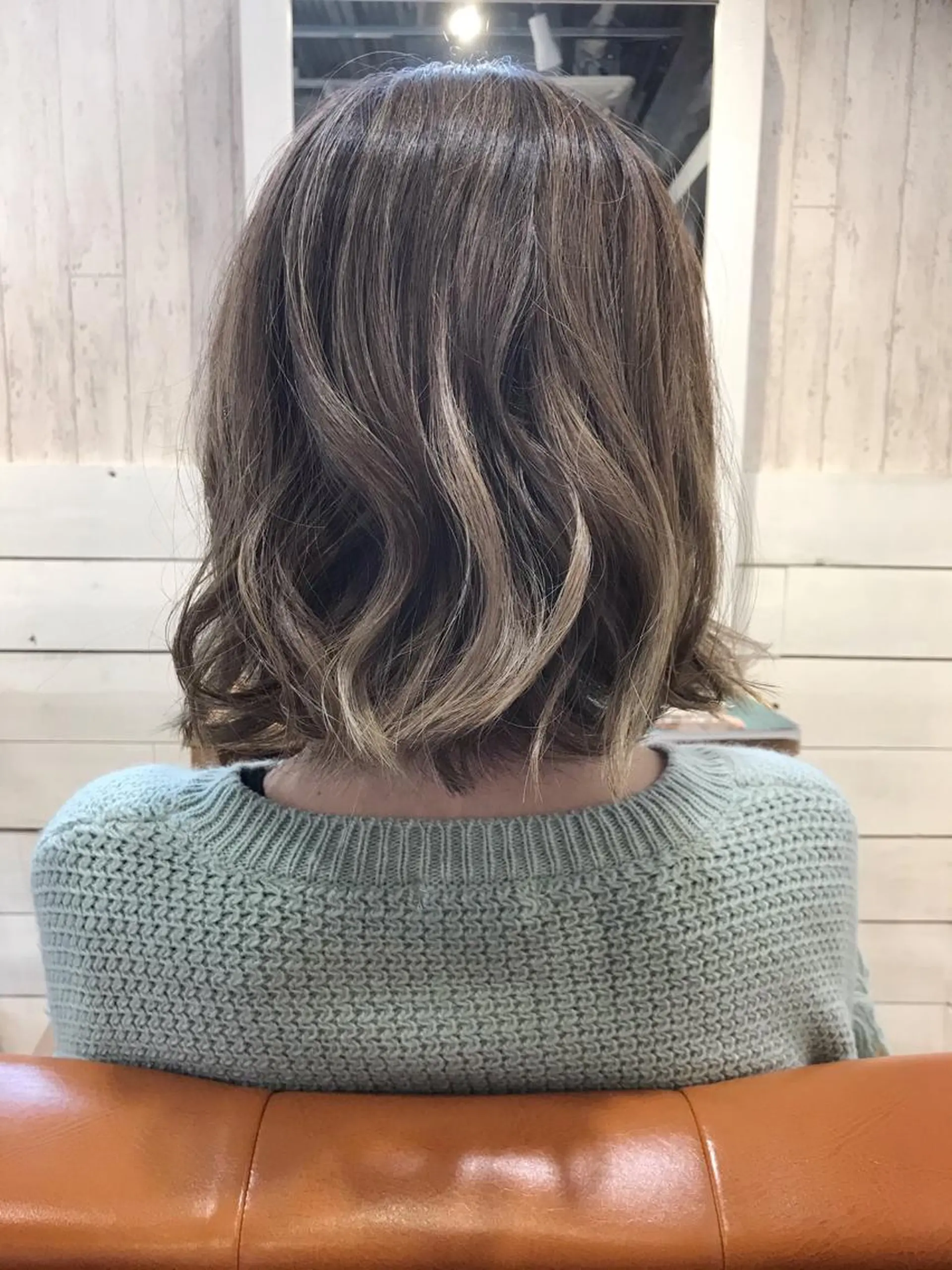 ミディアム カラー グラデーションカラー グレージュ ハイライトカラー ボブ ハイライト newi赤羽 ✂️KEN✂️のヘアスタイル