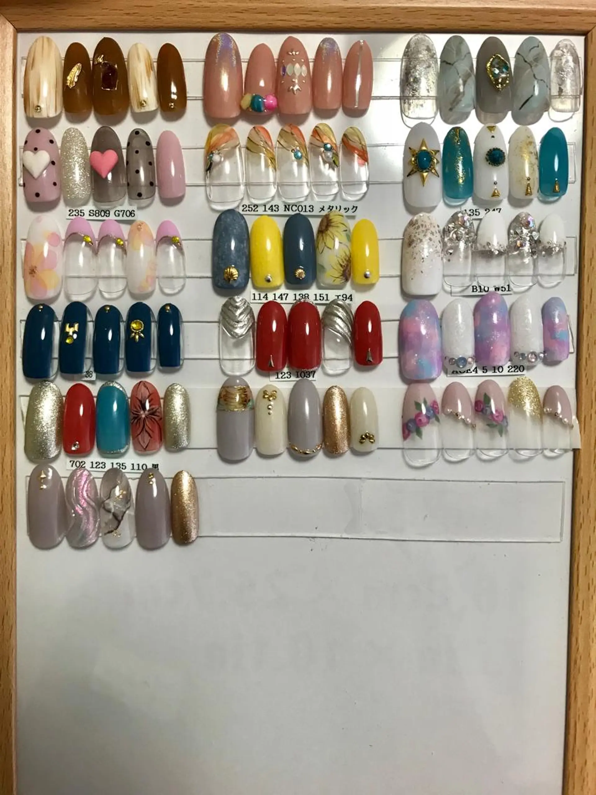 ネイル ジェルネイル ストーンネイル Verest 西荻窪のネイルデザイン