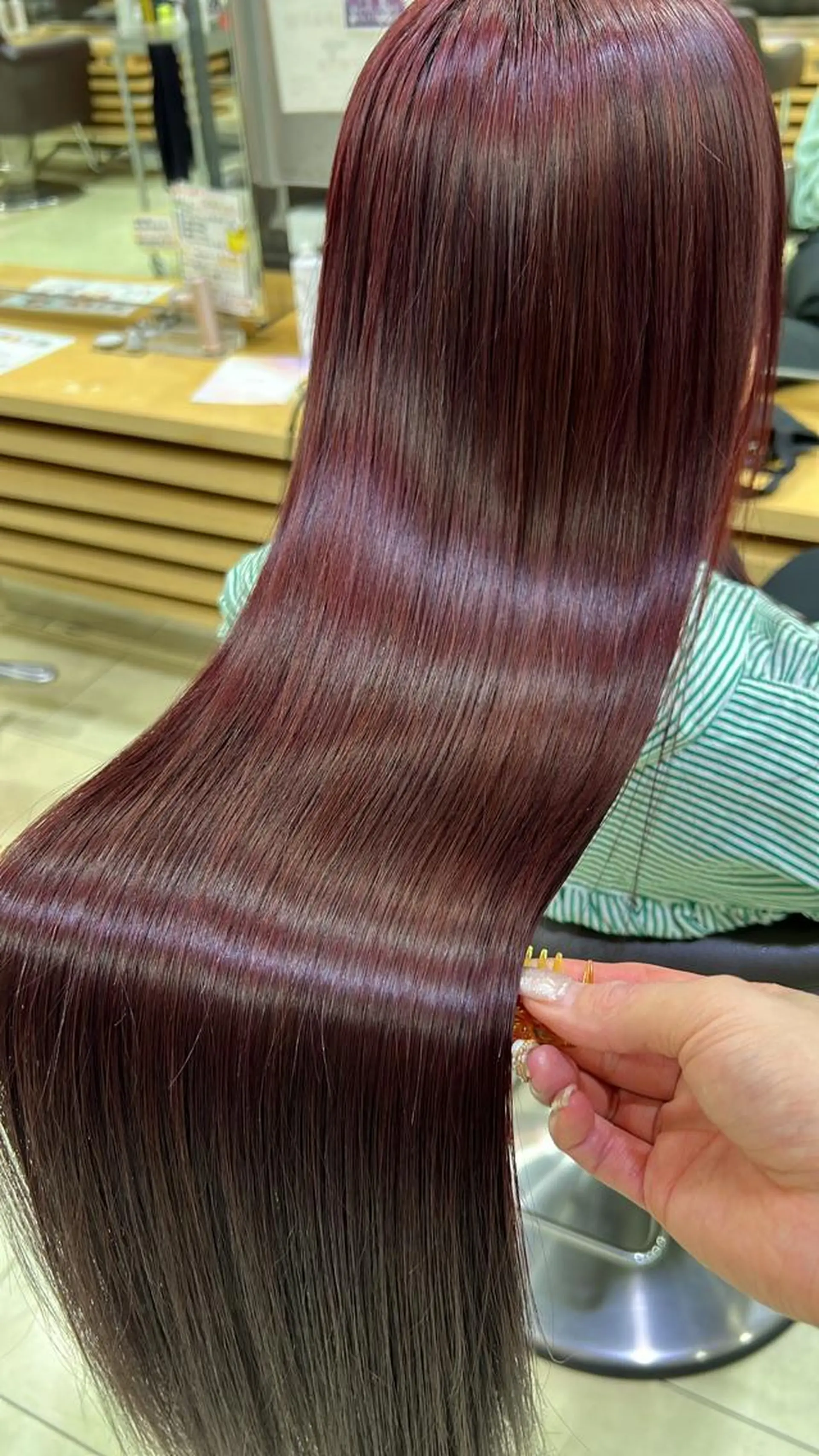 ミディアム 暖色ｶﾗｰ/ﾚｲﾔｰ ｶｯﾄ/Yunaのヘアスタイル