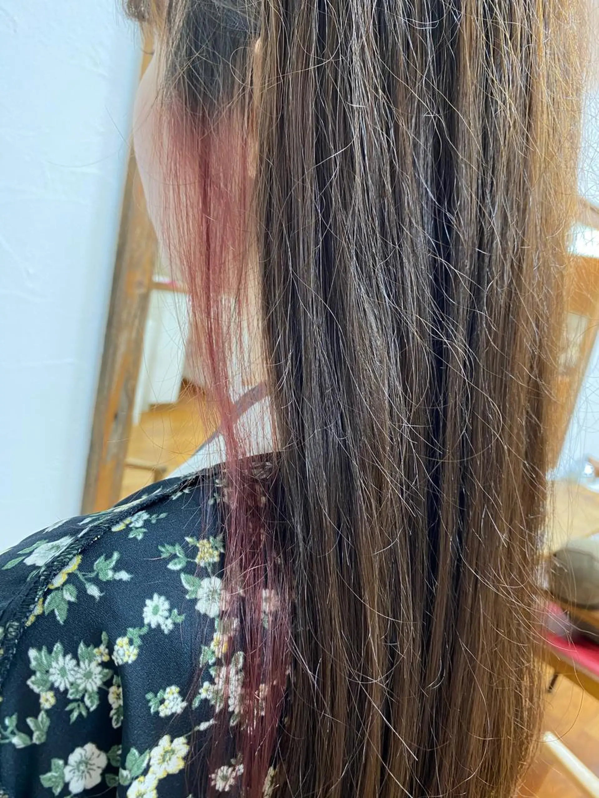 ロング カラー 安澤 彩奈のヘアスタイル