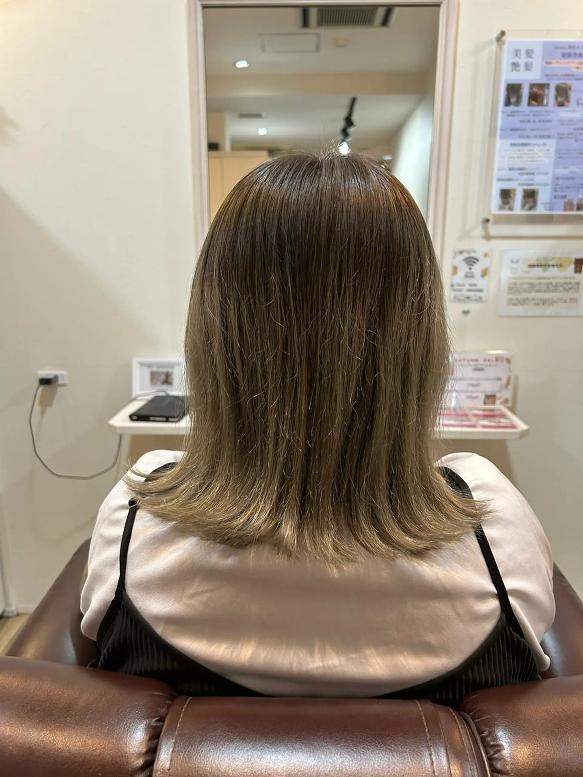 ミディアム 森田 詩音のヘアスタイル