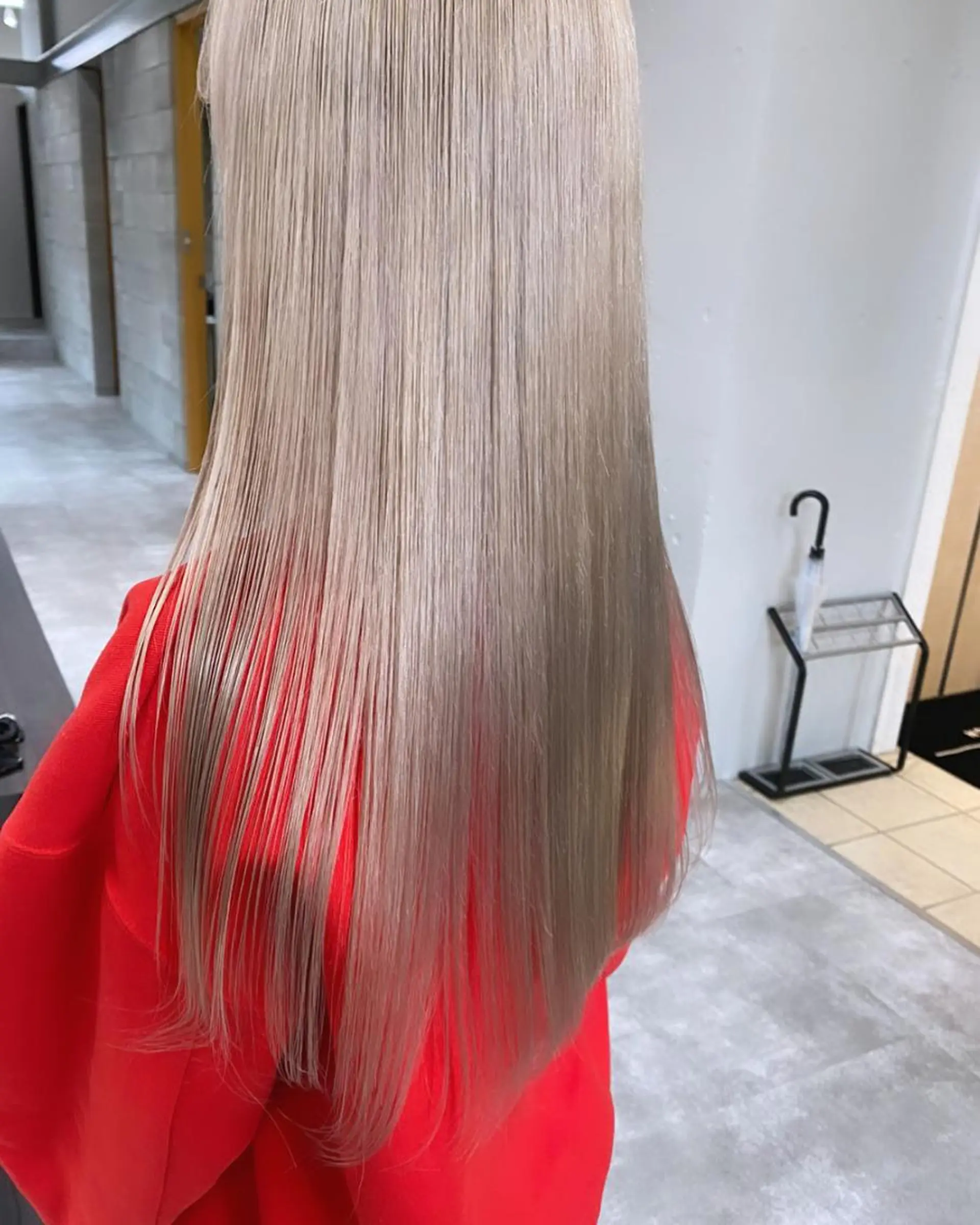 カラー セミロング ベージュカラー ブリーチ ケアブリーチ 透明感カラー ミルクティーベージュ ヘアカラー トリートメント ♡韓国ヘア♡ ブリーチ✨ハイトーンのヘアスタイル