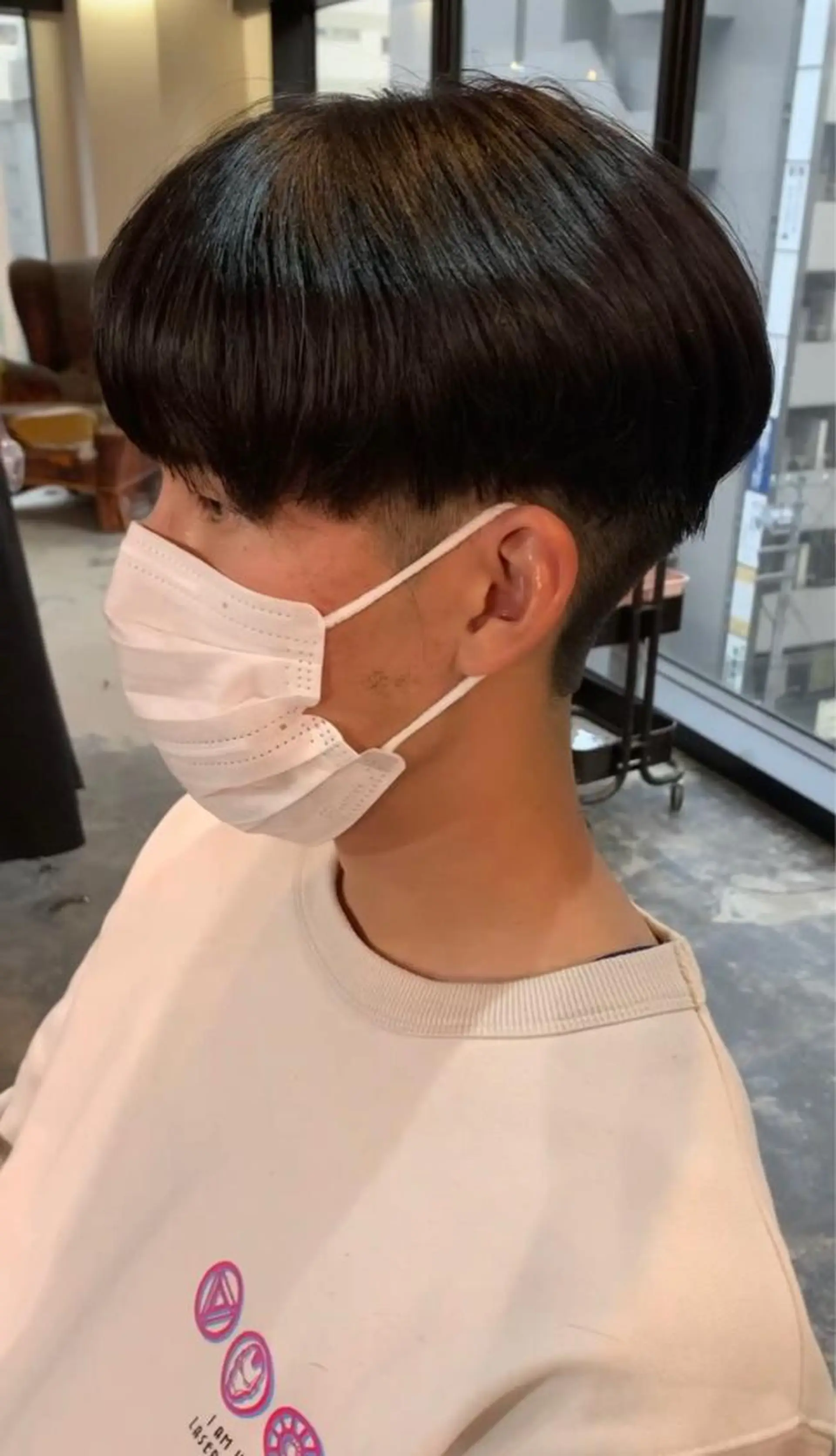 メンズ メンズバレイヤージュ メンズブリーチ センターパート メンズハイライト メンズインナーカラー ☀️Luana☀️ 公式/大通のヘアスタイル