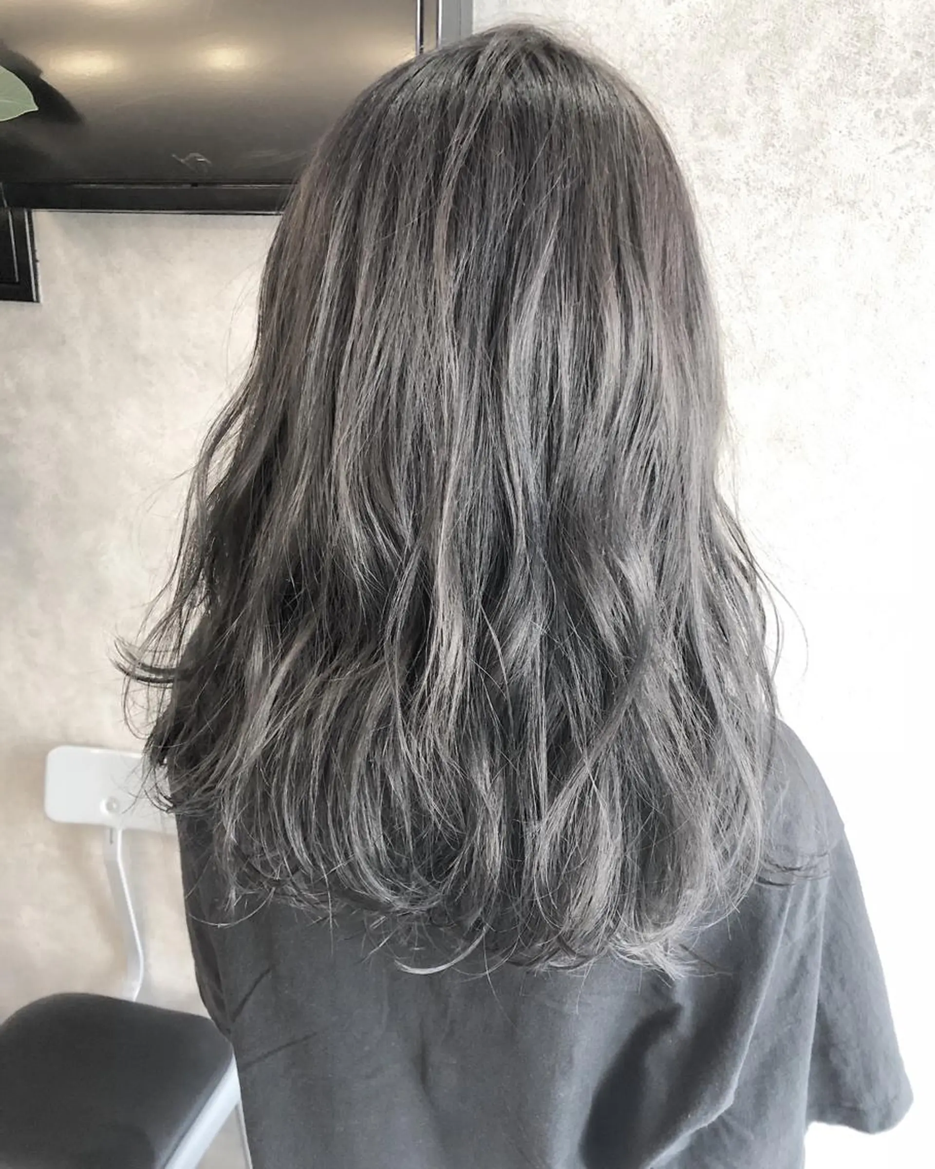 セミロング カラー カット ヘアカラー トリートメント 顔周りレイヤー/韓国 ブリーチminamiのヘアスタイル