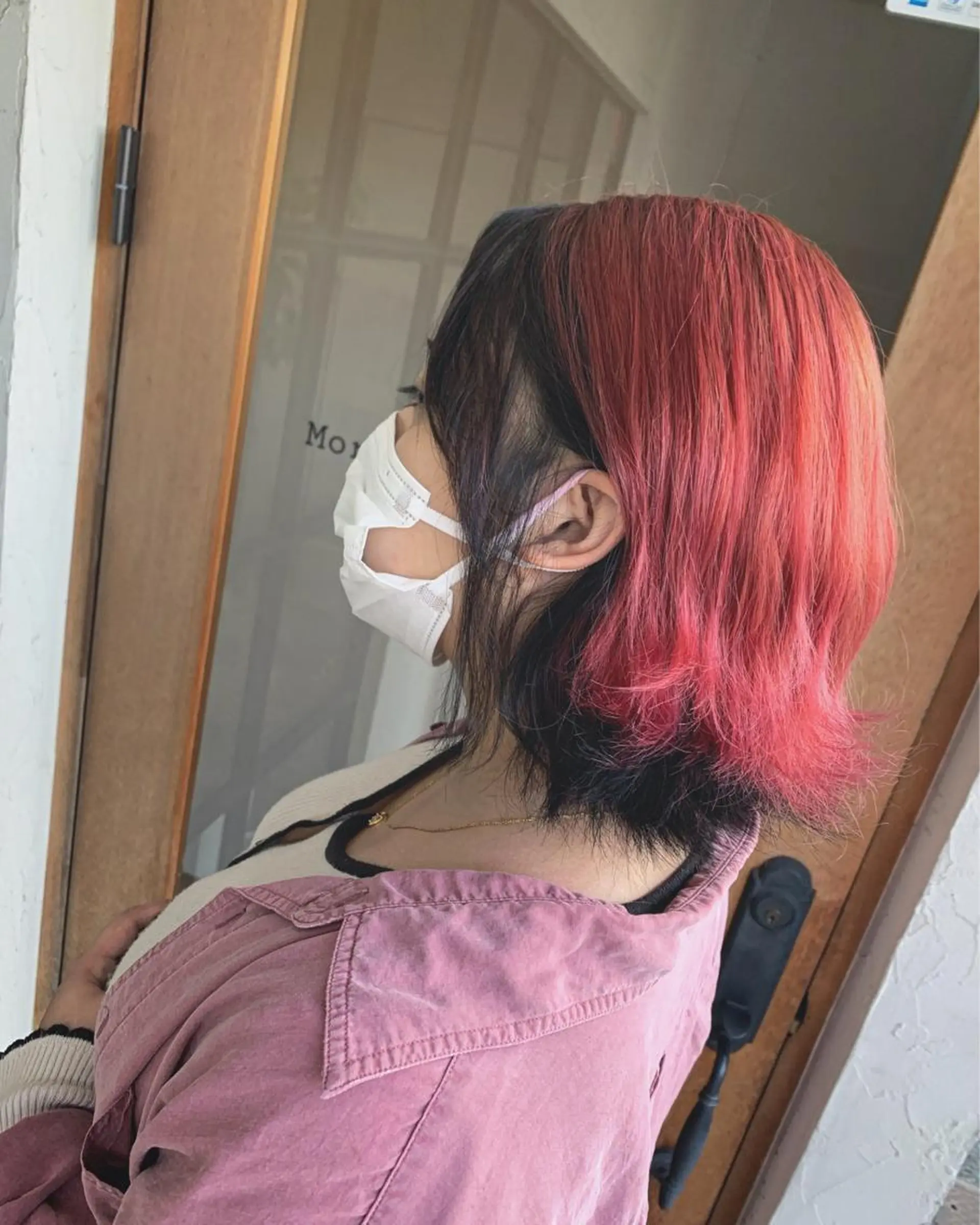 ミディアム カラー ミストバング  フェイスフレーミング ピンクカラー 井上 花音のヘアスタイル