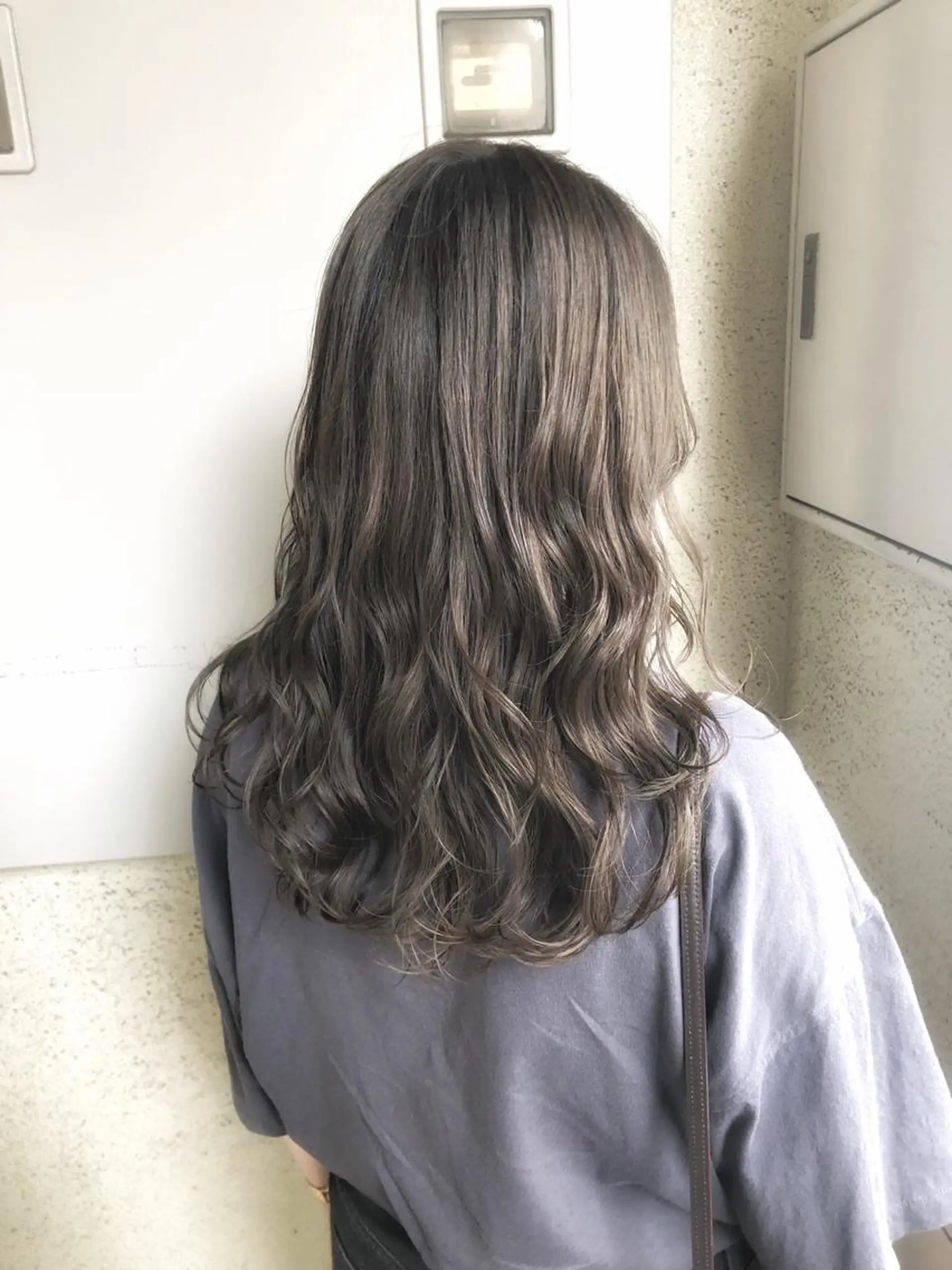 セミロング カラー グレージュ 【 DIPTH 】 代表コウキ🥇のヘアスタイル
