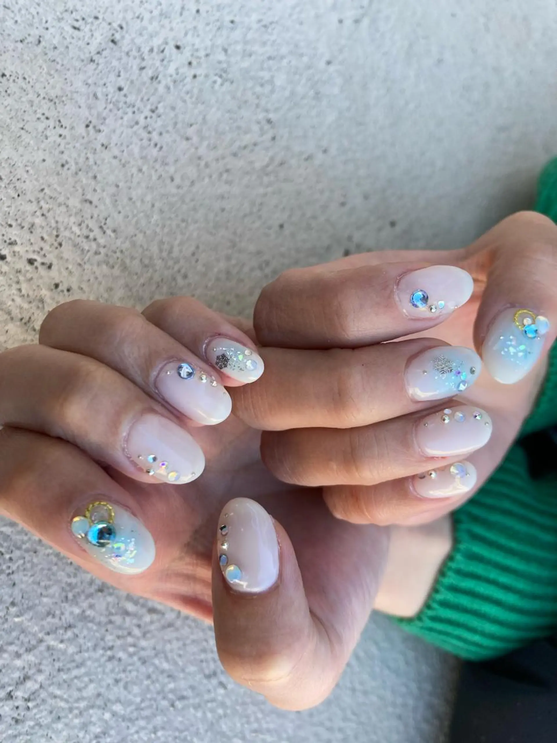 ミディアム ネイル ハンドネイル フットネイル ✴︎ Delightのネイルデザイン