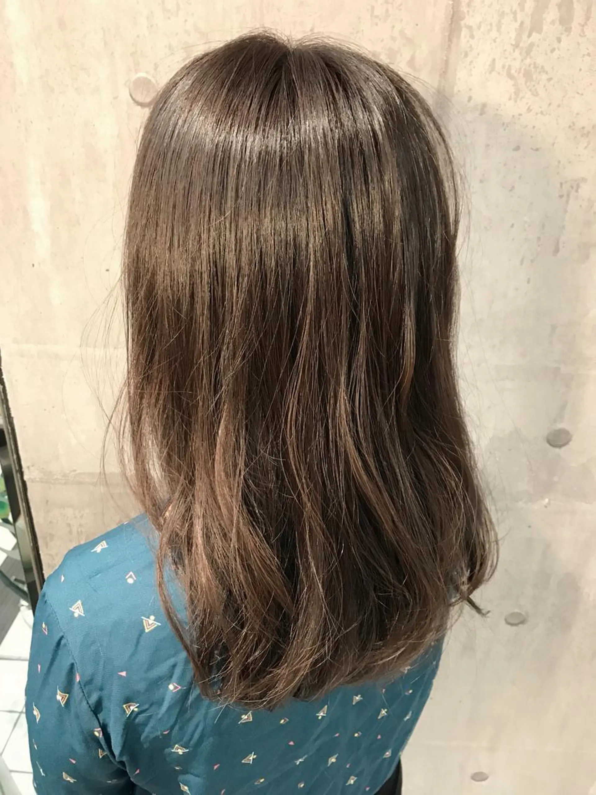 ミディアム カラー 透明感カラー カット ヘアカラー トリートメント 田室 和幸のヘアスタイル