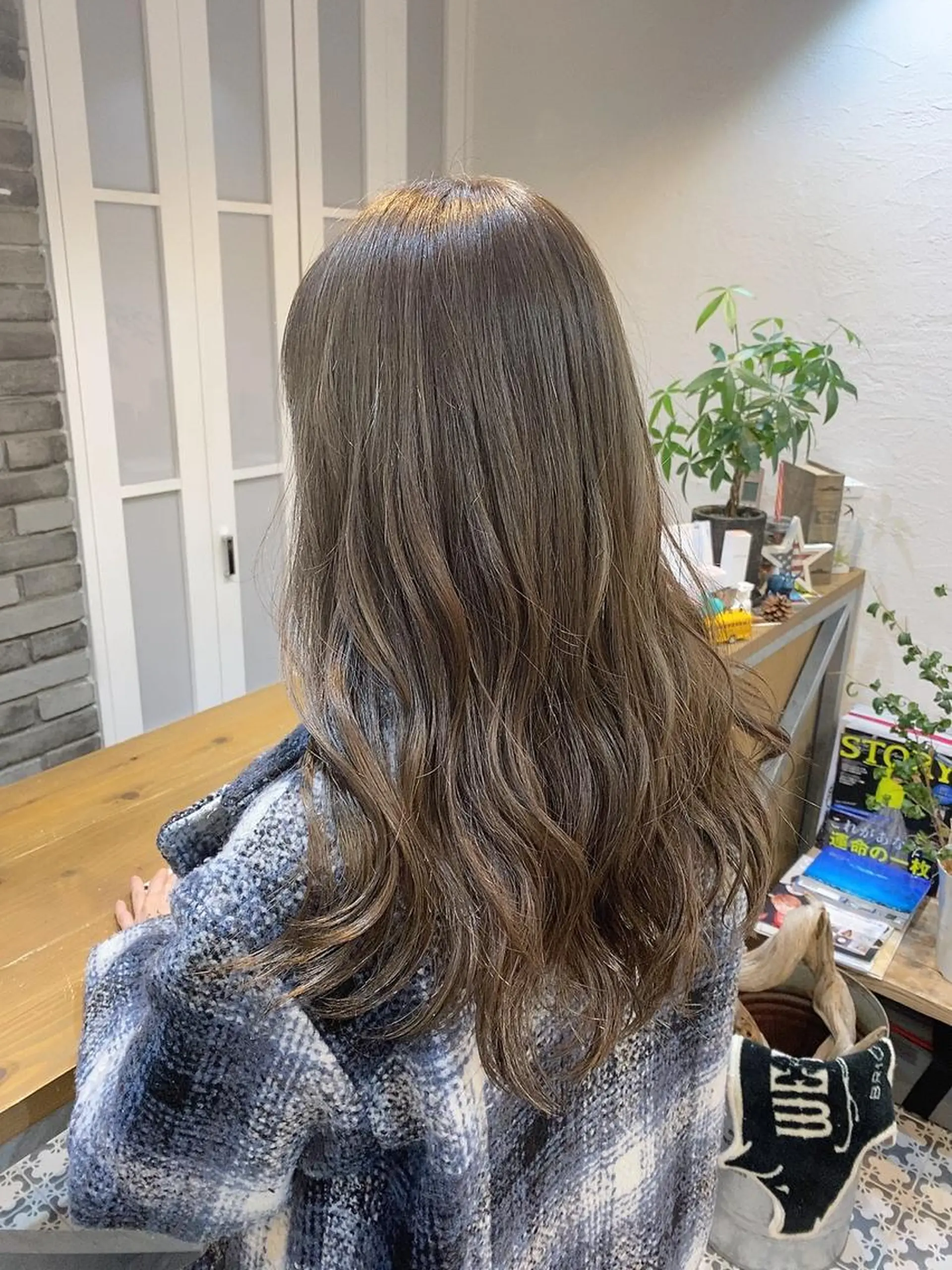 ロング カラー グレージュ カット ヘアカラー トリートメント 韓国ヘア☁️ mitsukiのヘアスタイル