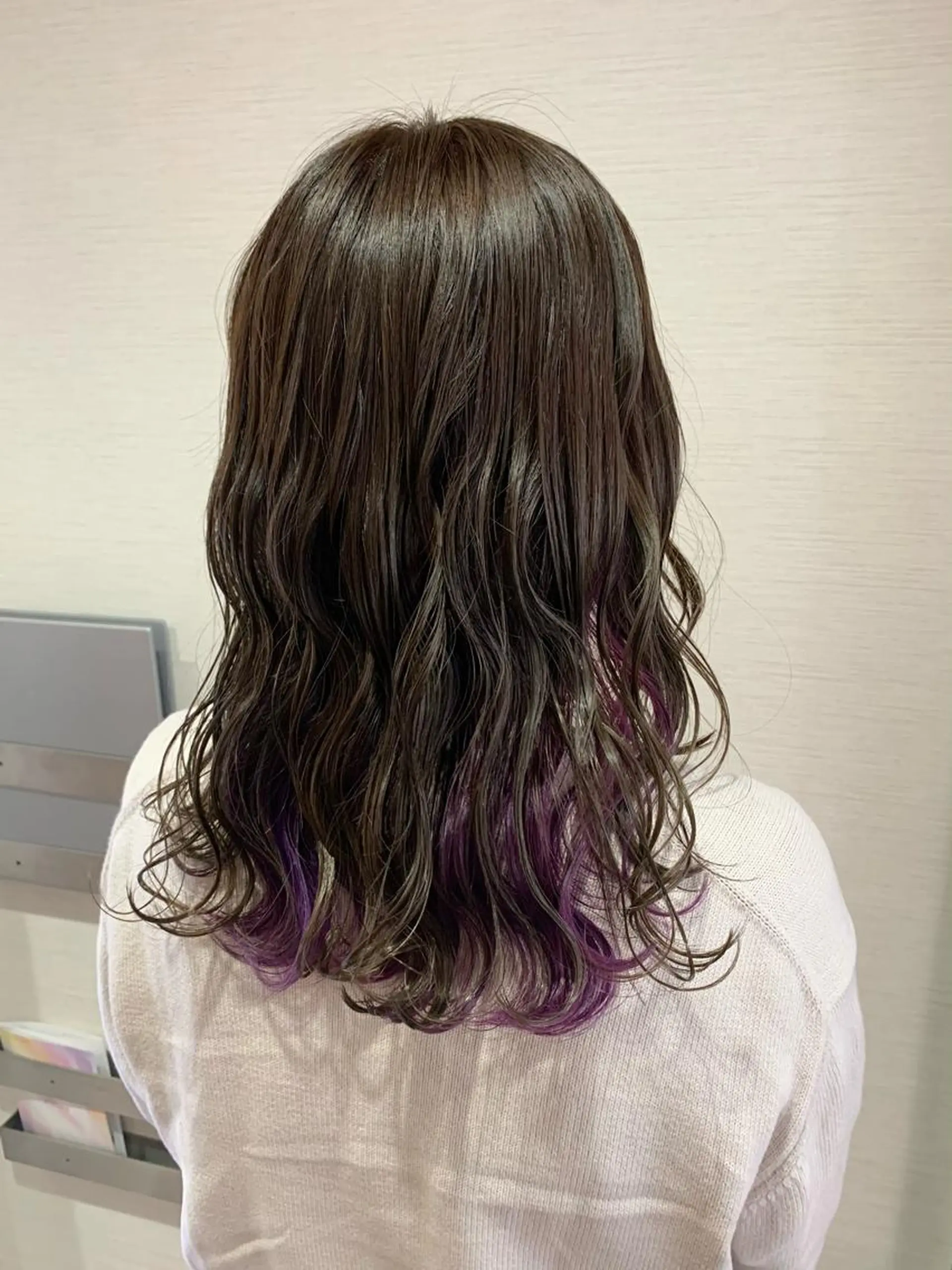 セミロング カラー 蓮見  友里のヘアスタイル