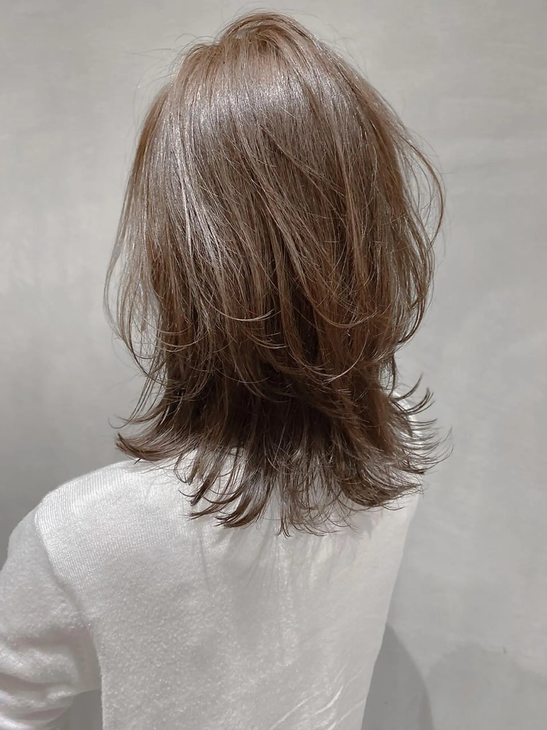 セミロング 髪質改善、縮毛矯正 酸性縮毛矯正のヘアスタイル