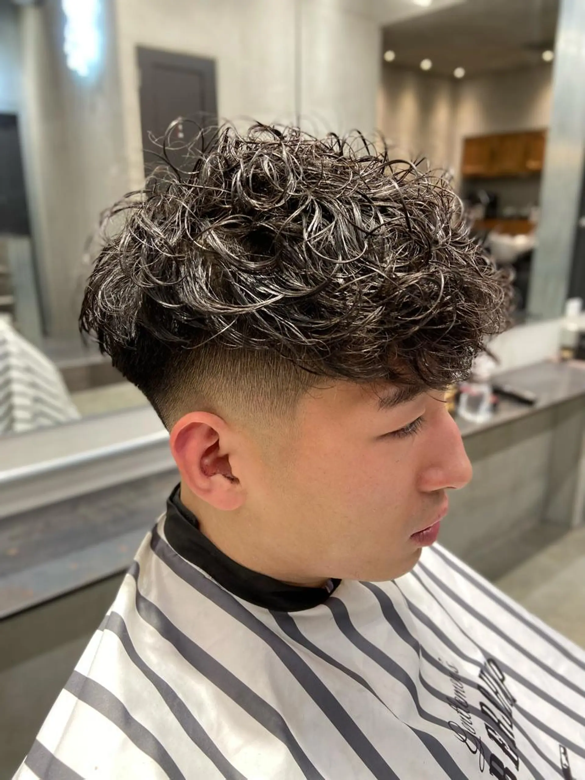 ショート パーマ メンズ フェードカット メンズパーマ スキンフェード 刈り上げ カット パーマ 💈圧倒的メンズ特化 DAITO💈のヘアスタイル