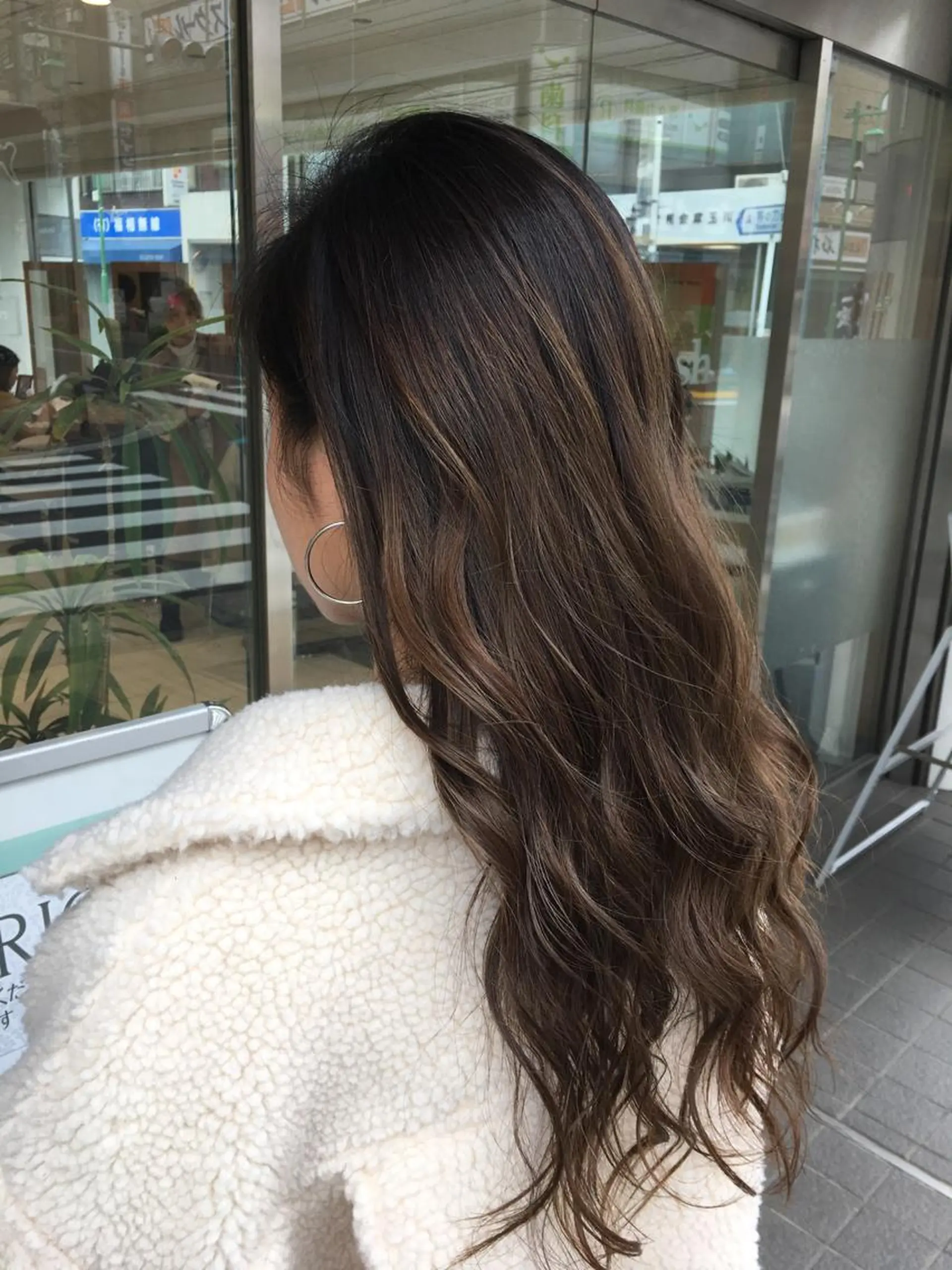 ロング カラー バレイヤージュ グレージュ レイヤーカット 寺内 紳悟のヘアスタイル