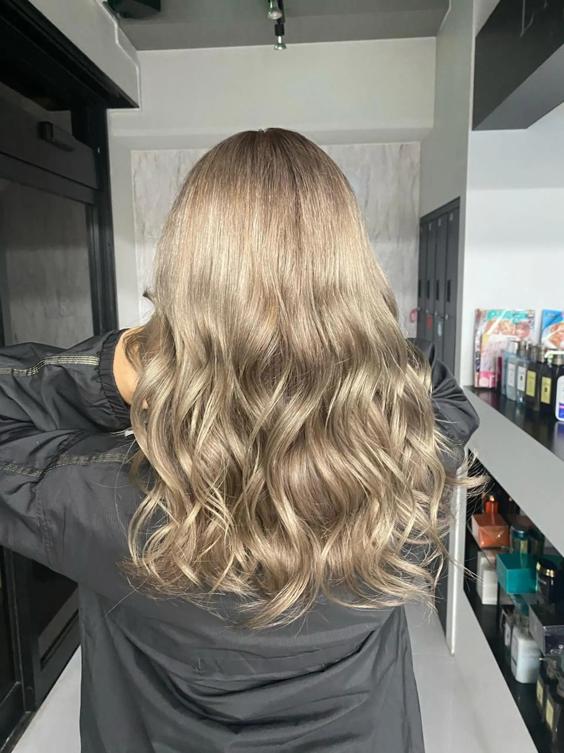 カラー Lapis 莉穂のヘアスタイル