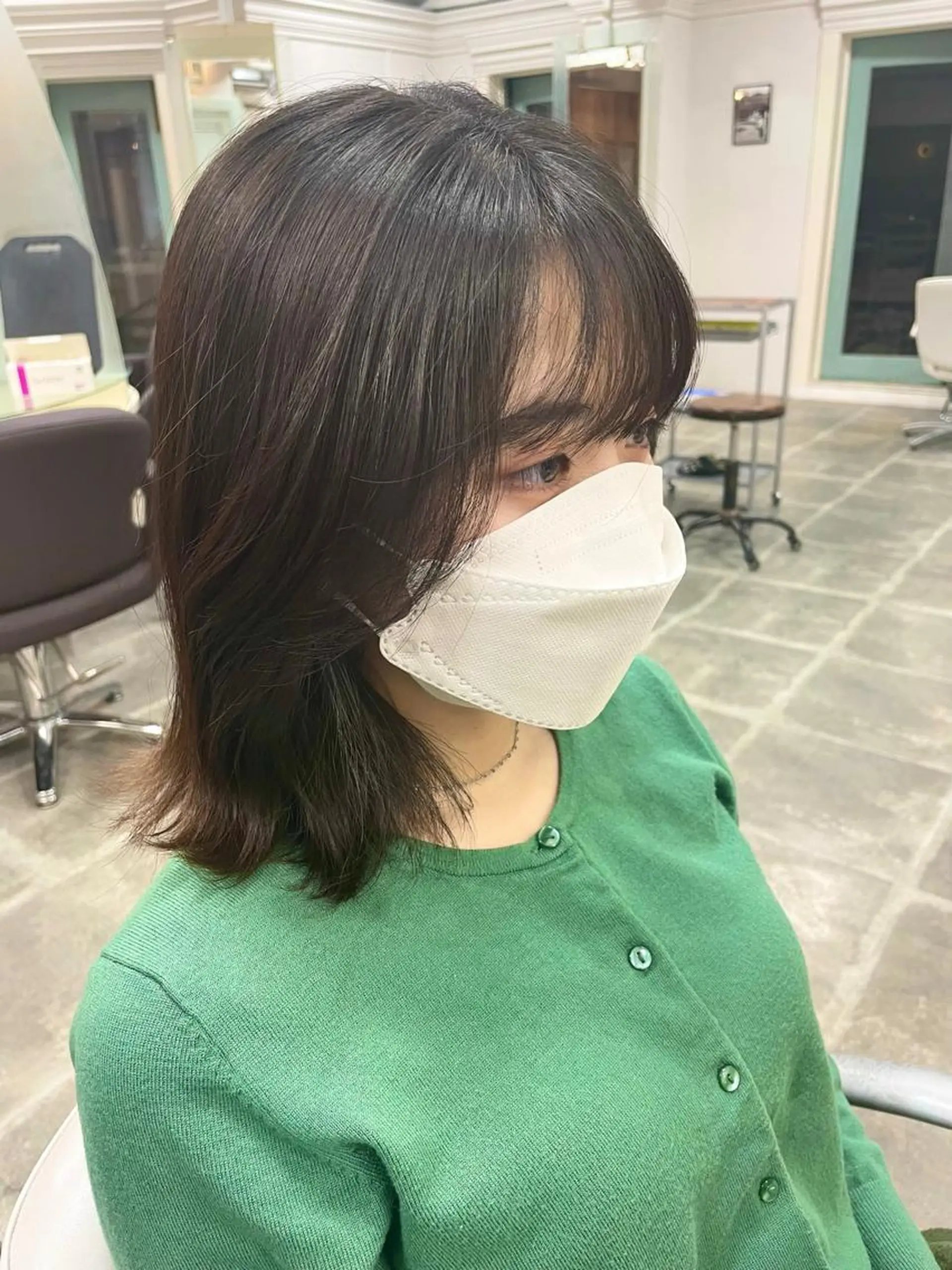 ミディアム カット ami .のヘアスタイル