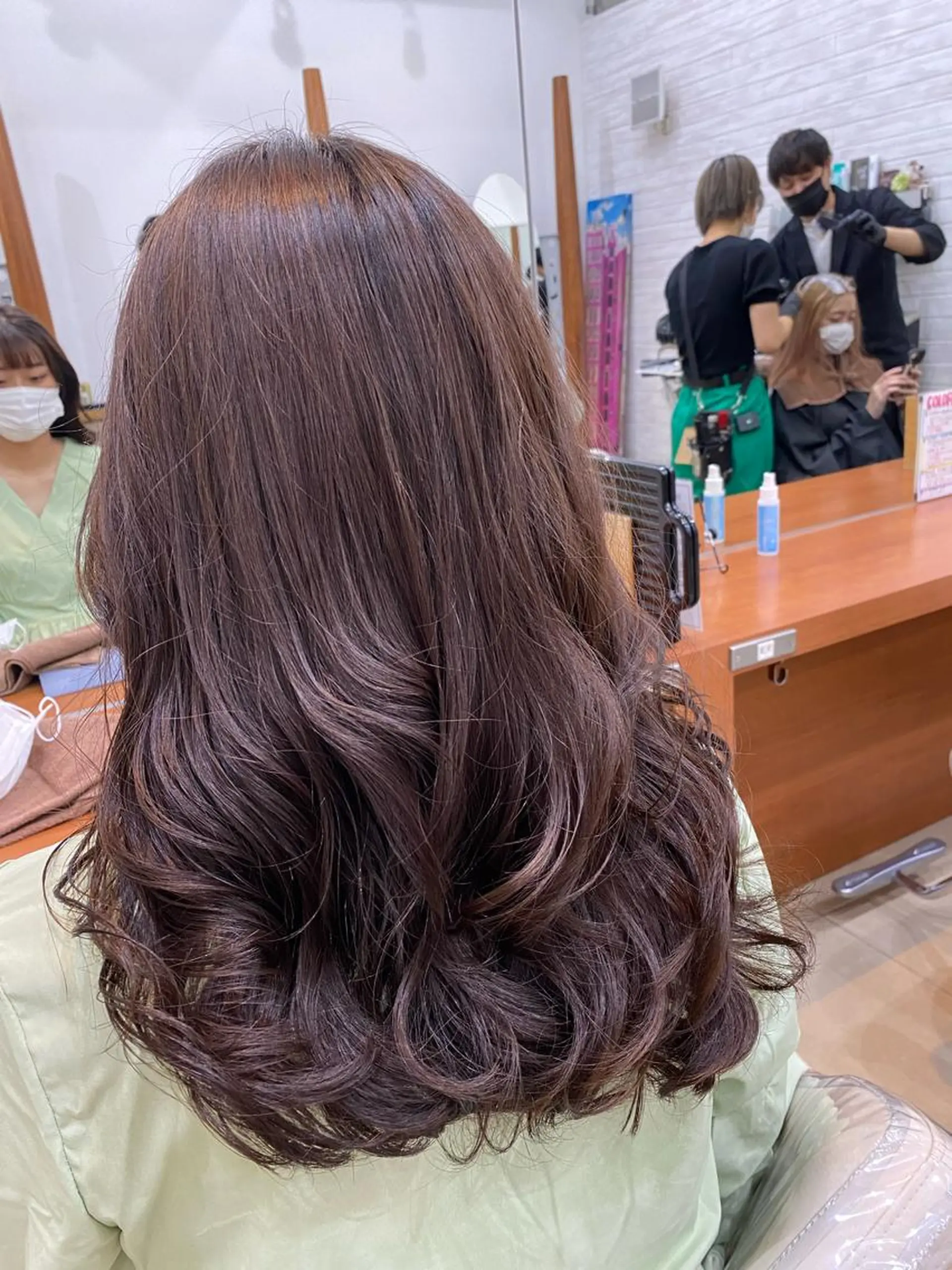 ロング アッシュ 髪質改善 韓国風ヘア 縮毛矯正 カット パーマ トリートメント コテ巻き風パーマ/ 髪質改善/河島恭平のヘアスタイル