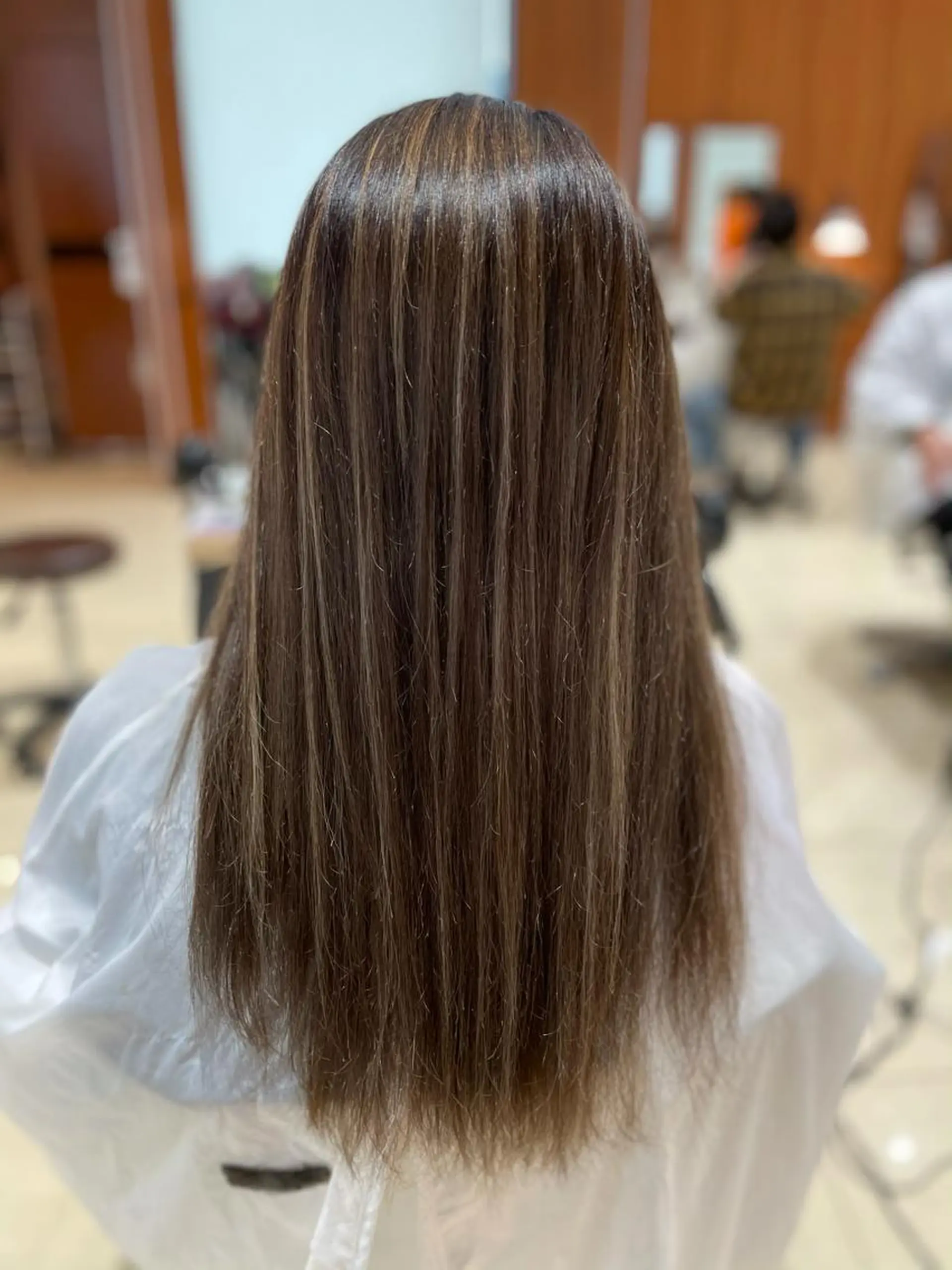 カラー 飛來 藤本のヘアスタイル