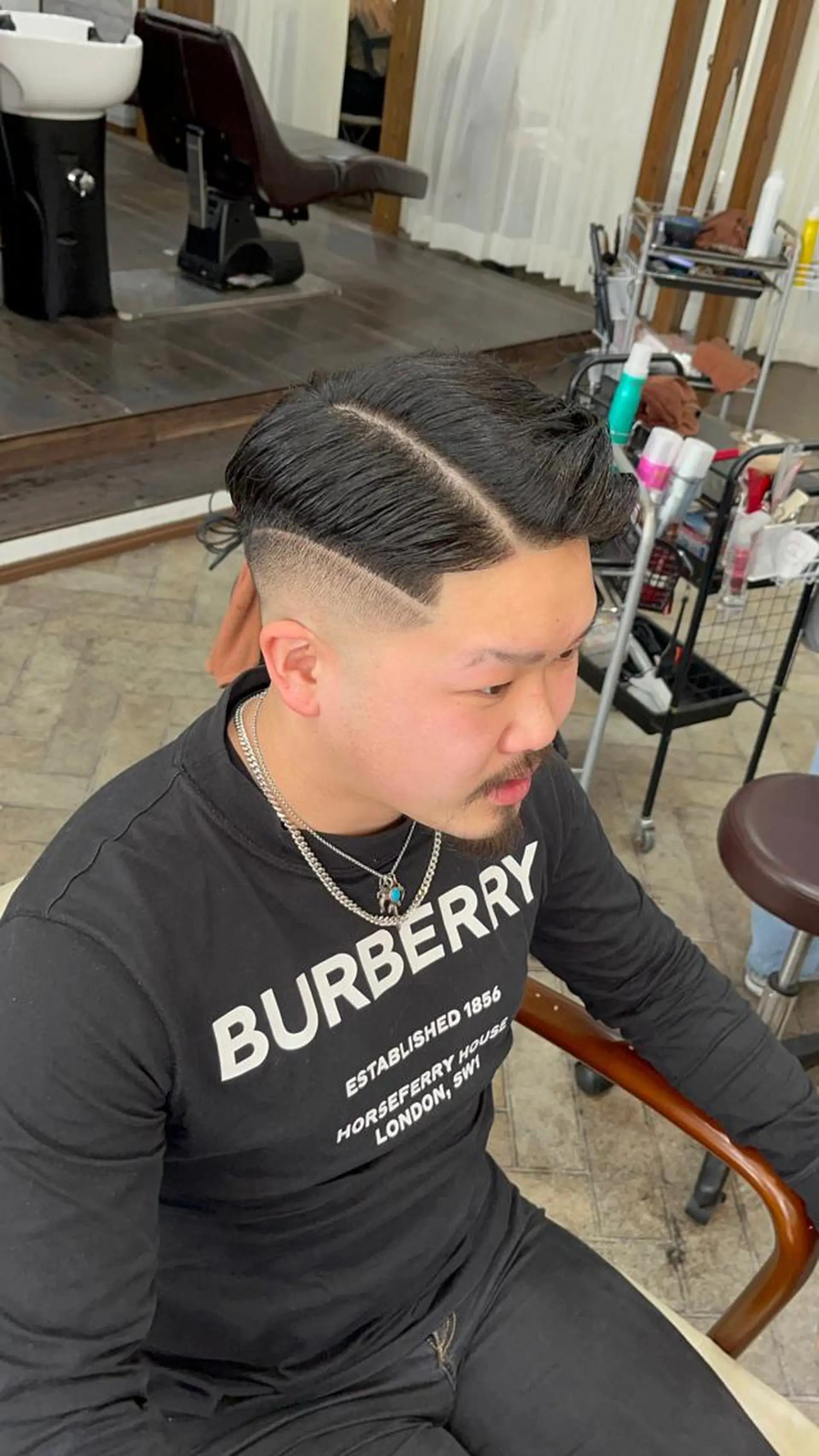 ショート メンズ フェードカット スキンフェード カット トリートメント ヘアセット メンズサロン ANSWERのヘアスタイル