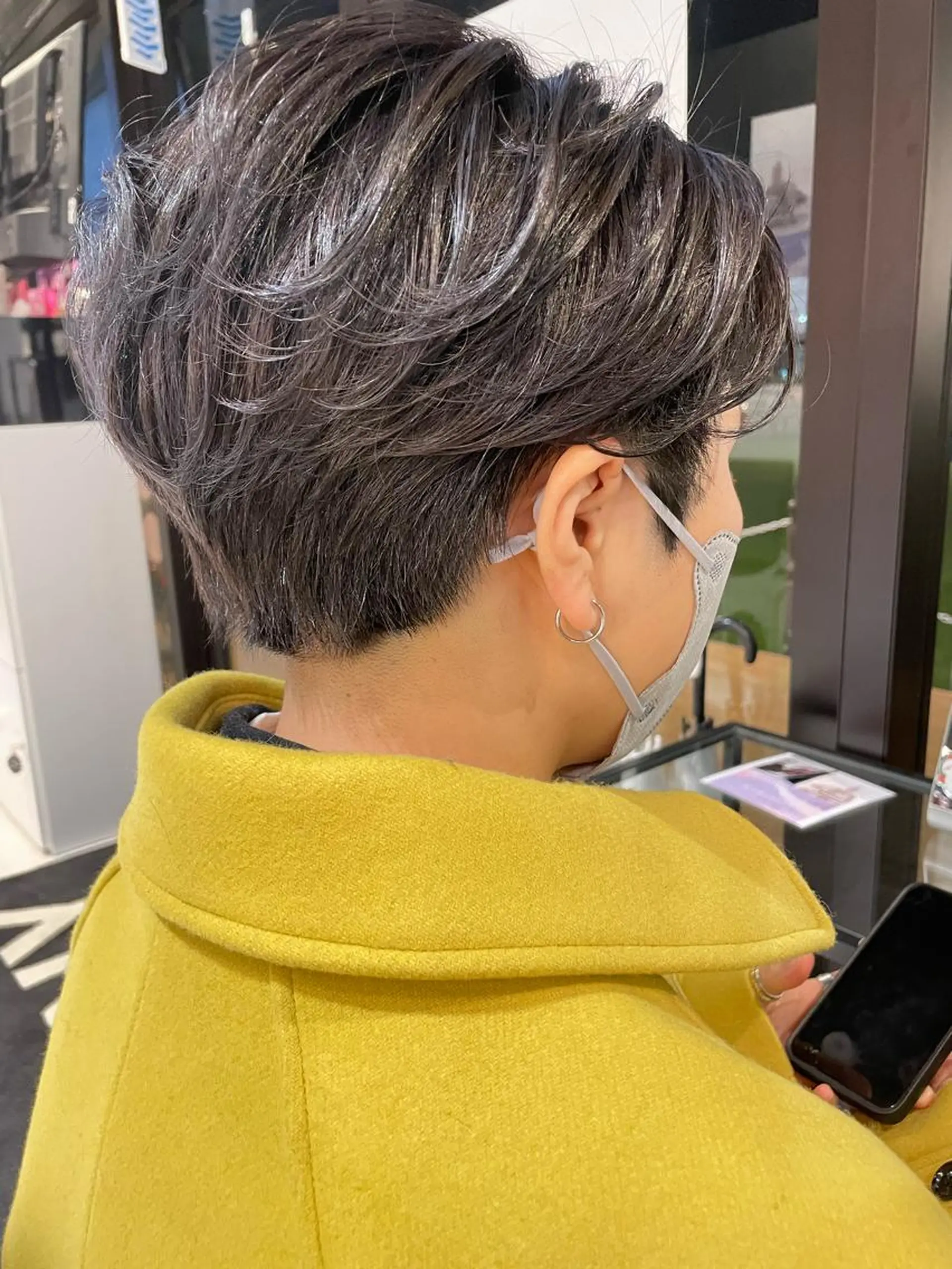 ショート カラー メンズ メンズハイライト ブルーカラー ブルーグレー ハイライトカラー ハイライト メンズヘア特化 崎田 成人のヘアスタイル