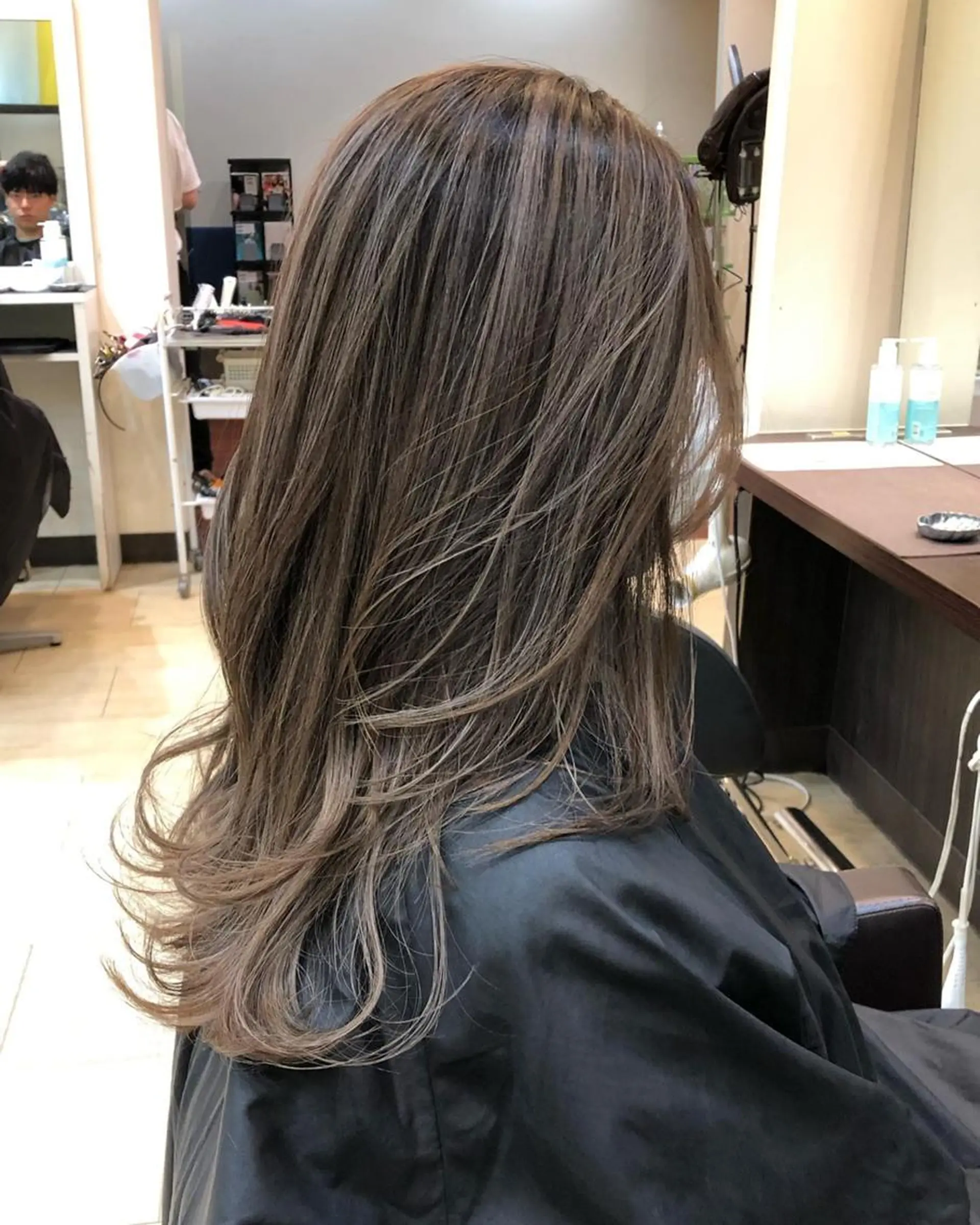 ショート カラー パーマ ヘアアレンジ メンズ メンズバレイヤージュ メンズブリーチ メンズハイライト メンズハイトーン メンズインナーカラー yasu ヤスのヘアスタイル