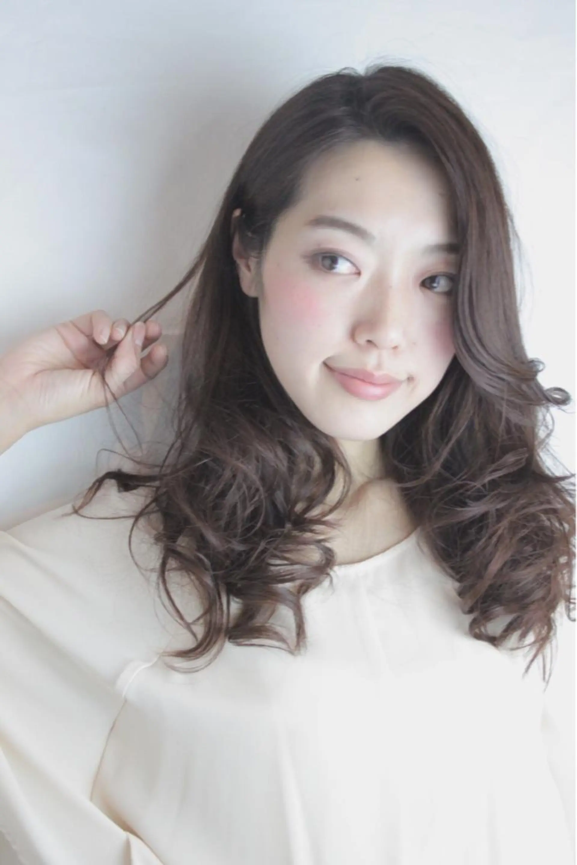 セミロング H所属・H (エイチ) 烏丸御池店のヘアスタイル