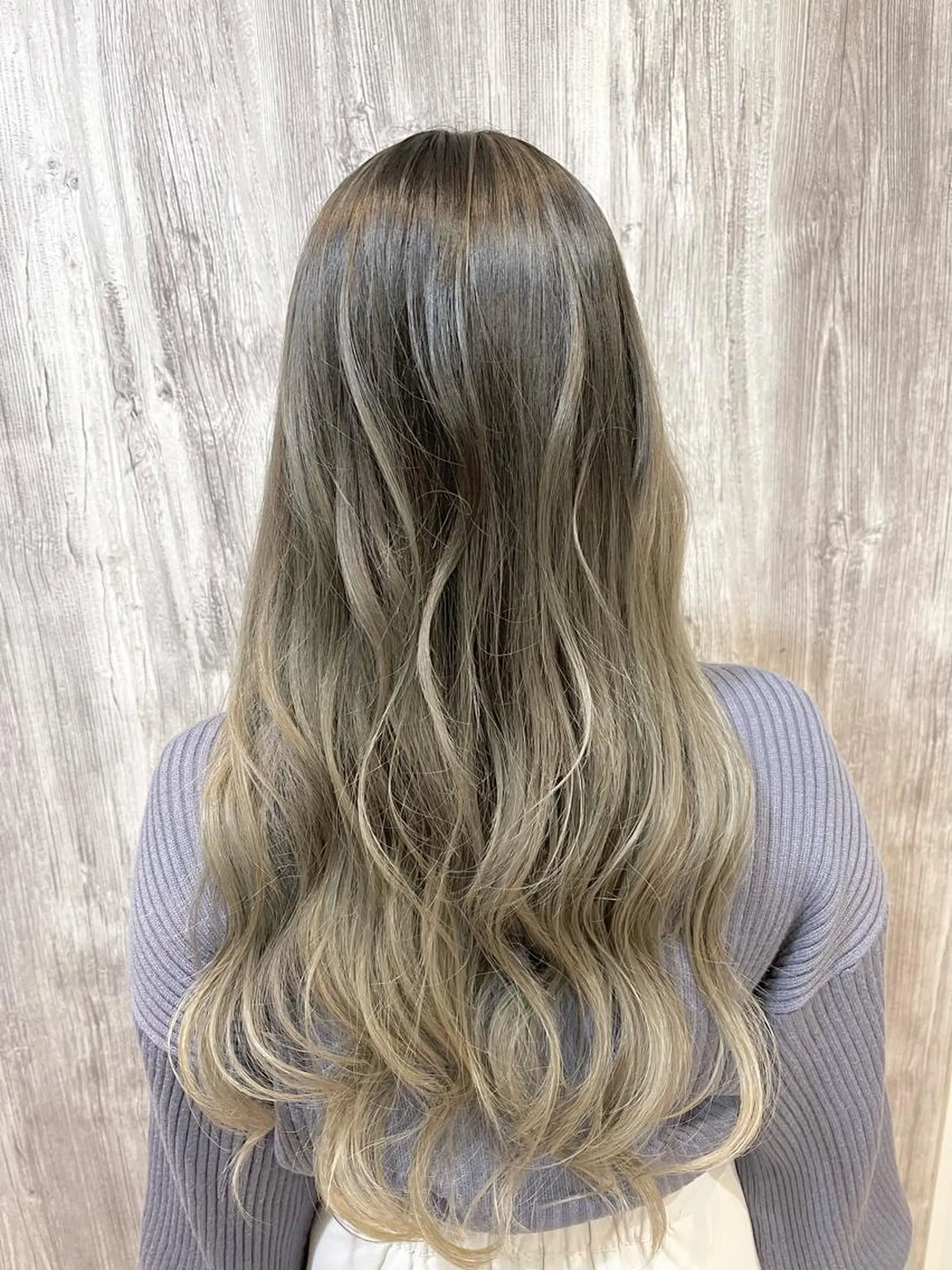 ロング カラー アディクシーカラー ベージュカラー ブリーチ ケアブリーチ イルミナカラー 髪質改善で 憧れの潤艶美髪にのヘアスタイル