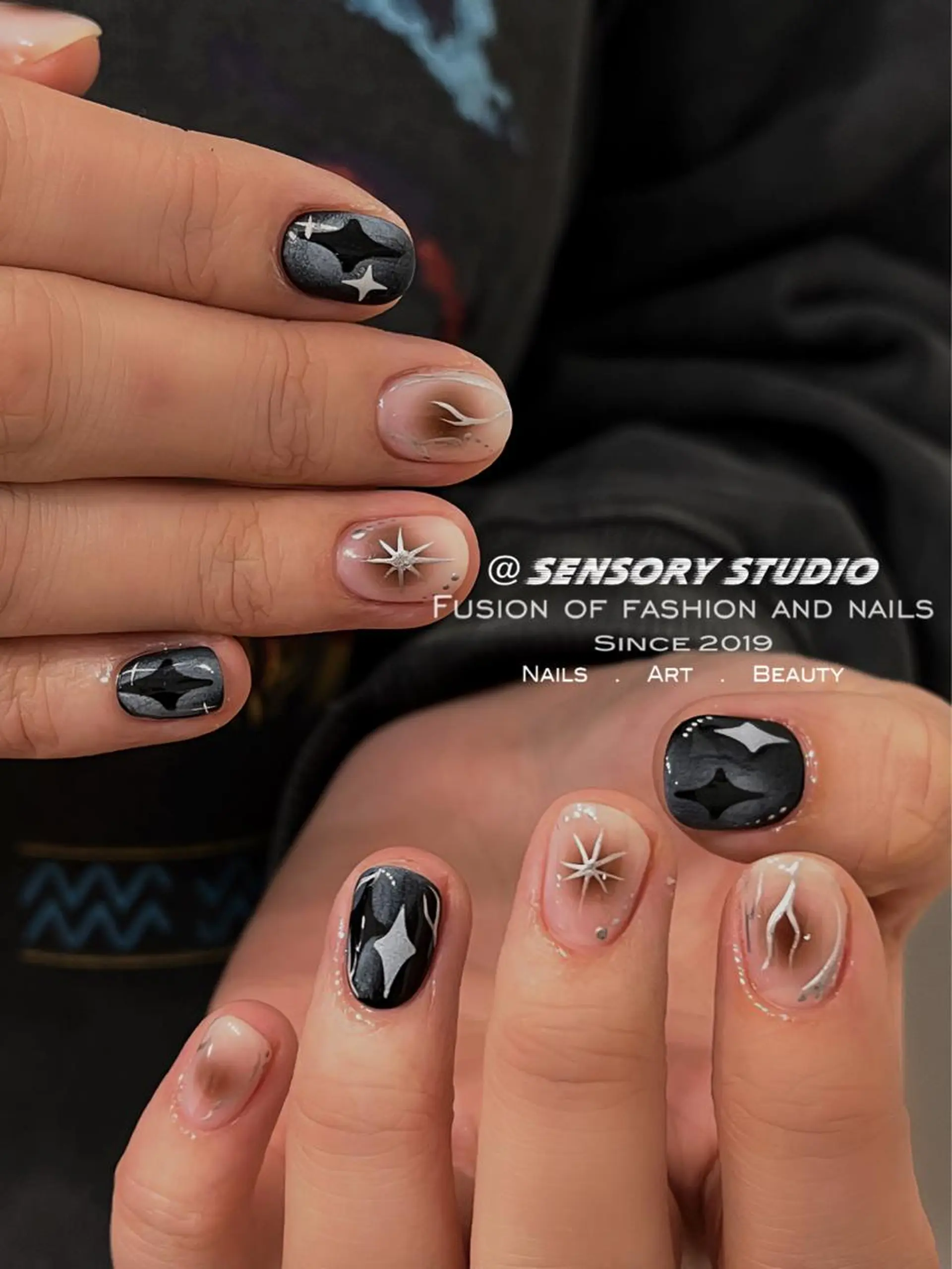 ネイル ニュアンスネイル ワンホンネイル ハンドネイル ジョ ジョのネイルデザイン