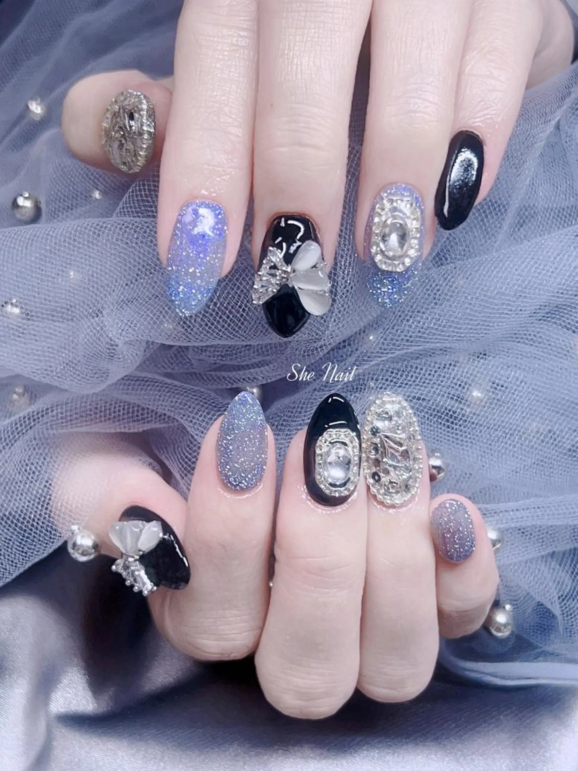 ネイル 長さ出し シンプルネイル ストーンネイル ネイルチップ ハンドネイル She   Nail所属・ISA_ BELLAのネイルデザイン